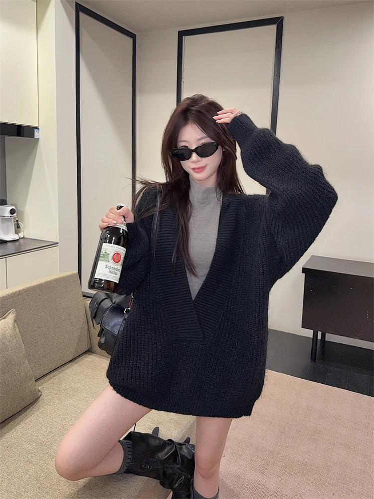Black Loose Knitted Top And Dress Two-Piece Set for Young Women V-Neck Fashionable And Sexy Summer Outfit Casual Wear
Black Loose Knitted Top And Dress Two-Piece Set for Young Women V-Neck Fashionable And Sexy Summer Outfit Casual Wear