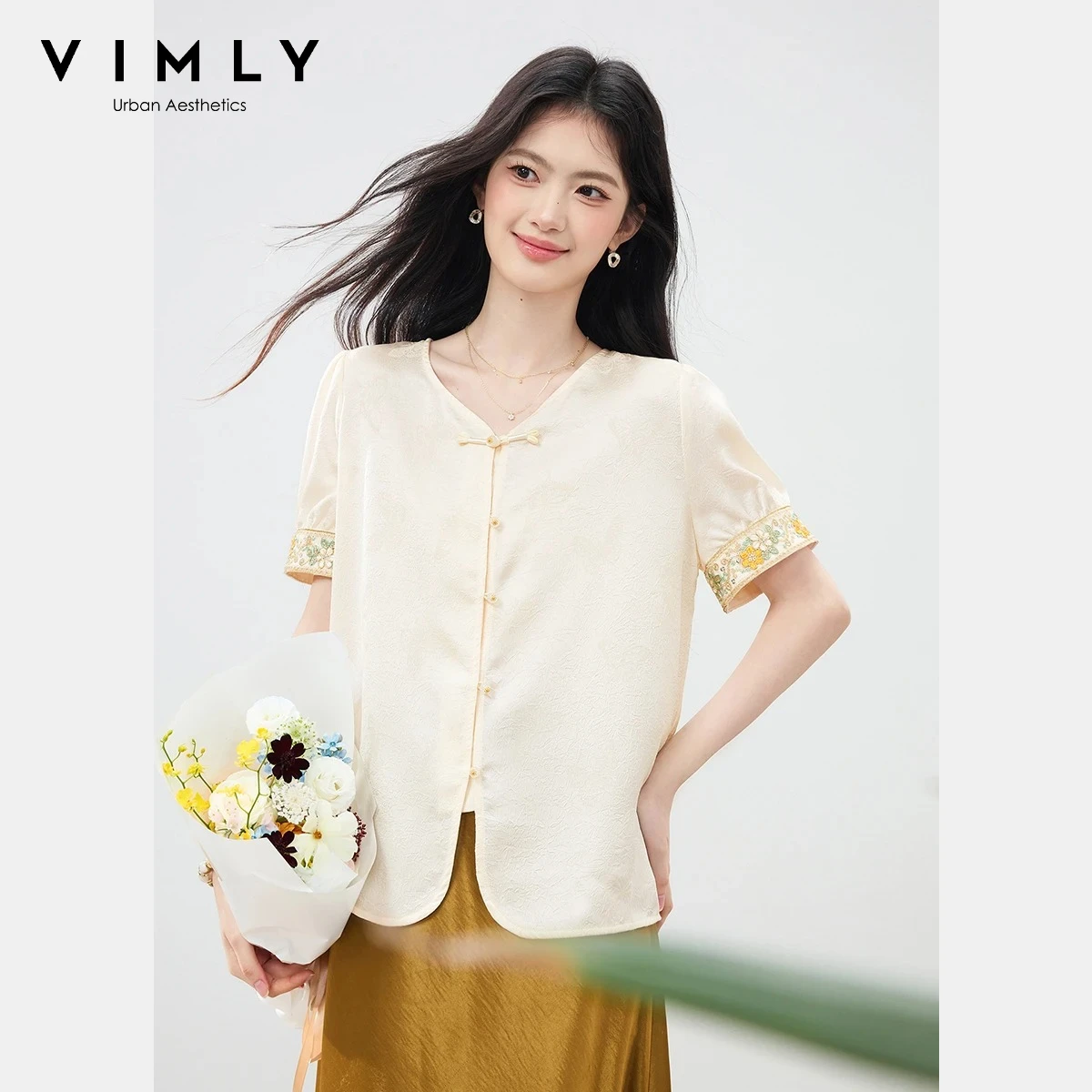 VIMLY Women's Chinese Style V Neck Apricot Shirt Summer 2026 New Embroidered Lace Loose Shirt Chic Female Clothing A6601
VIMLY Women's Chinese Style V Neck Apricot Shirt Summer 2026 New Embroidered Lace Loose Shirt Chic Female Clothing A6601