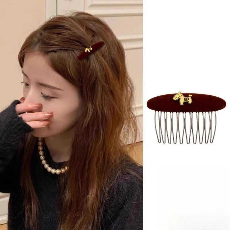 Velvet Cute Pony Bangs Hair Comb Reverse Insert Side Clip for Flyaway Hair Premium Soft Lightweight Daily Winter Accessories
Velvet Cute Pony Bangs Hair Comb Reverse Insert Side Clip for Flyaway Hair Premium Soft Lightweight Daily Winter Accessories