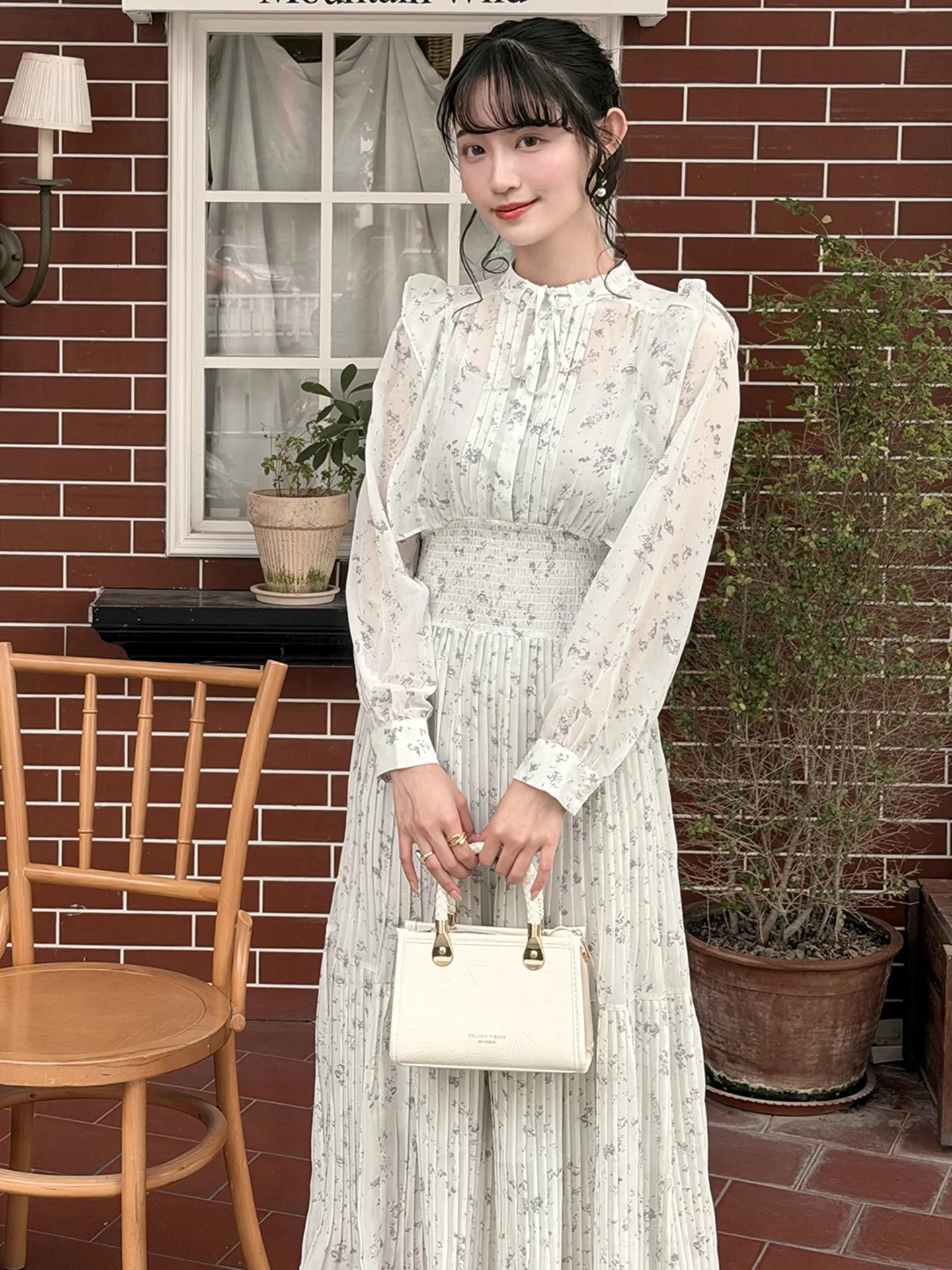 Japanese Style Floral Print Slim Fit Long Dress with Puffy Sleeves Women's Summer Sleeveless Gathered Waist Gown
Japanese Style Floral Print Slim Fit Long Dress with Puffy Sleeves Women's Summer Sleeveless Gathered Waist Gown