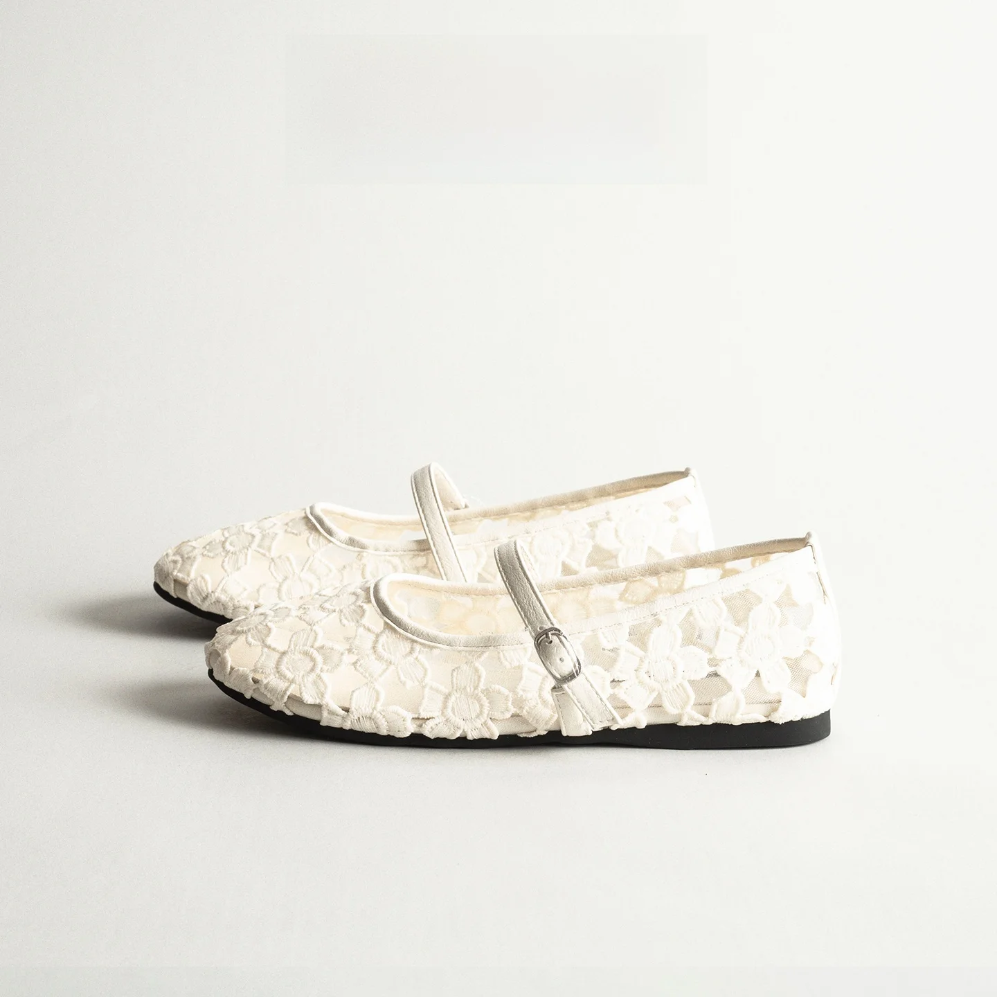 Retro Lace Slip-On Women's Shoes Breathable Ballet Flat Mary Janes for Spring Fashionable with Skirts Comfortable Flat Heels
Retro Lace Slip-On Women's Shoes Breathable Ballet Flat Mary Janes for Spring Fashionable with Skirts Comfortable Flat Heels