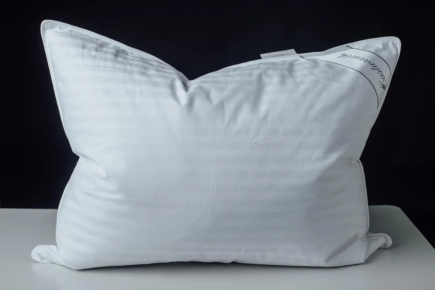 Goose Feather Blend with Polyester Bed Pillows 100% Cotton, Medium Soft Support, Standard Pack of 1, Stripe White
Goose Feather Blend with Polyester Bed Pillows 100% Cotton, Medium Soft Support, Standard Pack of 1, Stripe White
