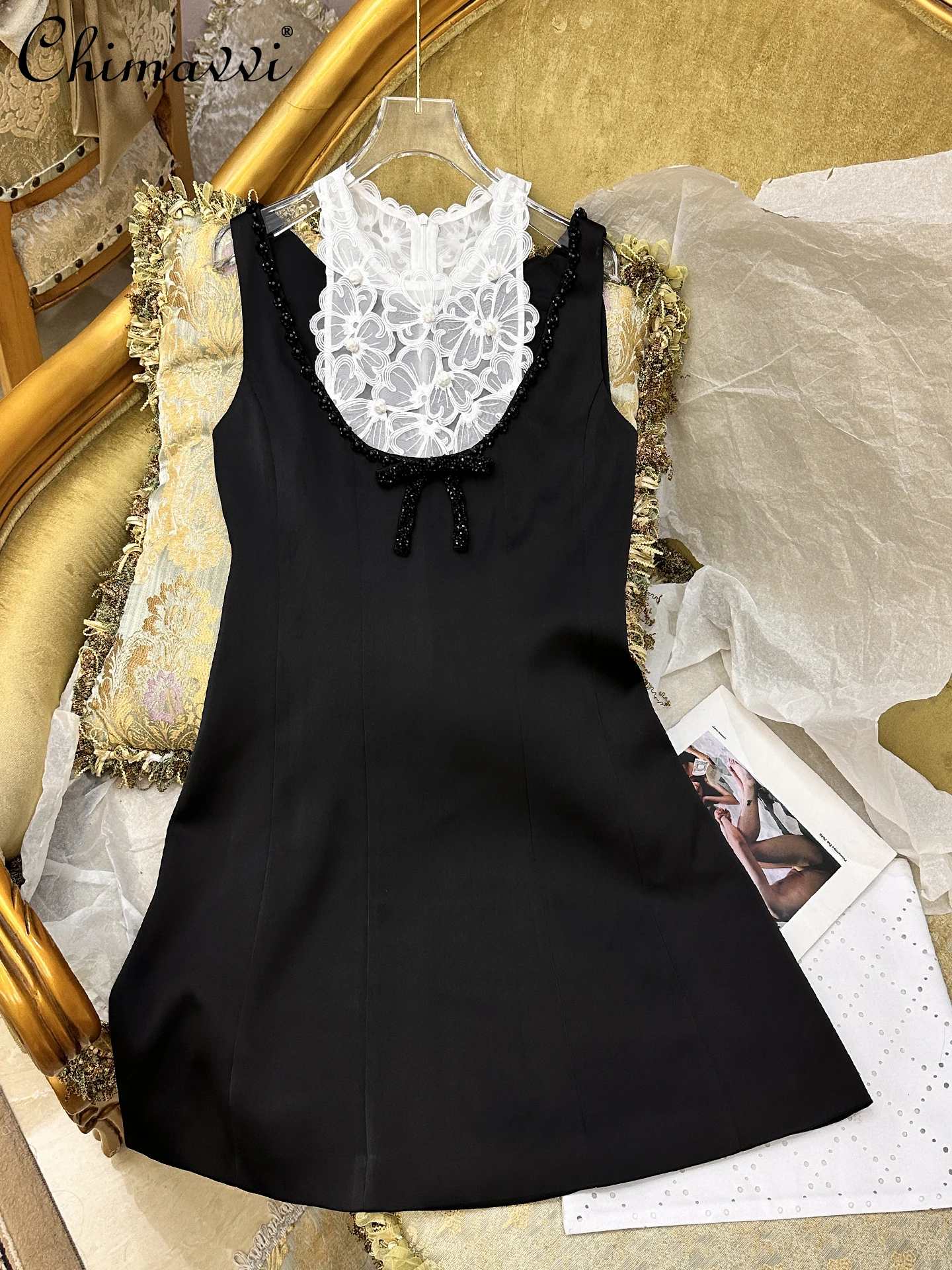 2025 Autumn Clothes New French Style Floral Lace Elegant Dress High-end Fashion Sleeveless Slim Elegant Short Dress for Women
2025 Autumn Clothes New French Style Floral Lace Elegant Dress High-end Fashion Sleeveless Slim Elegant Short Dress for Women