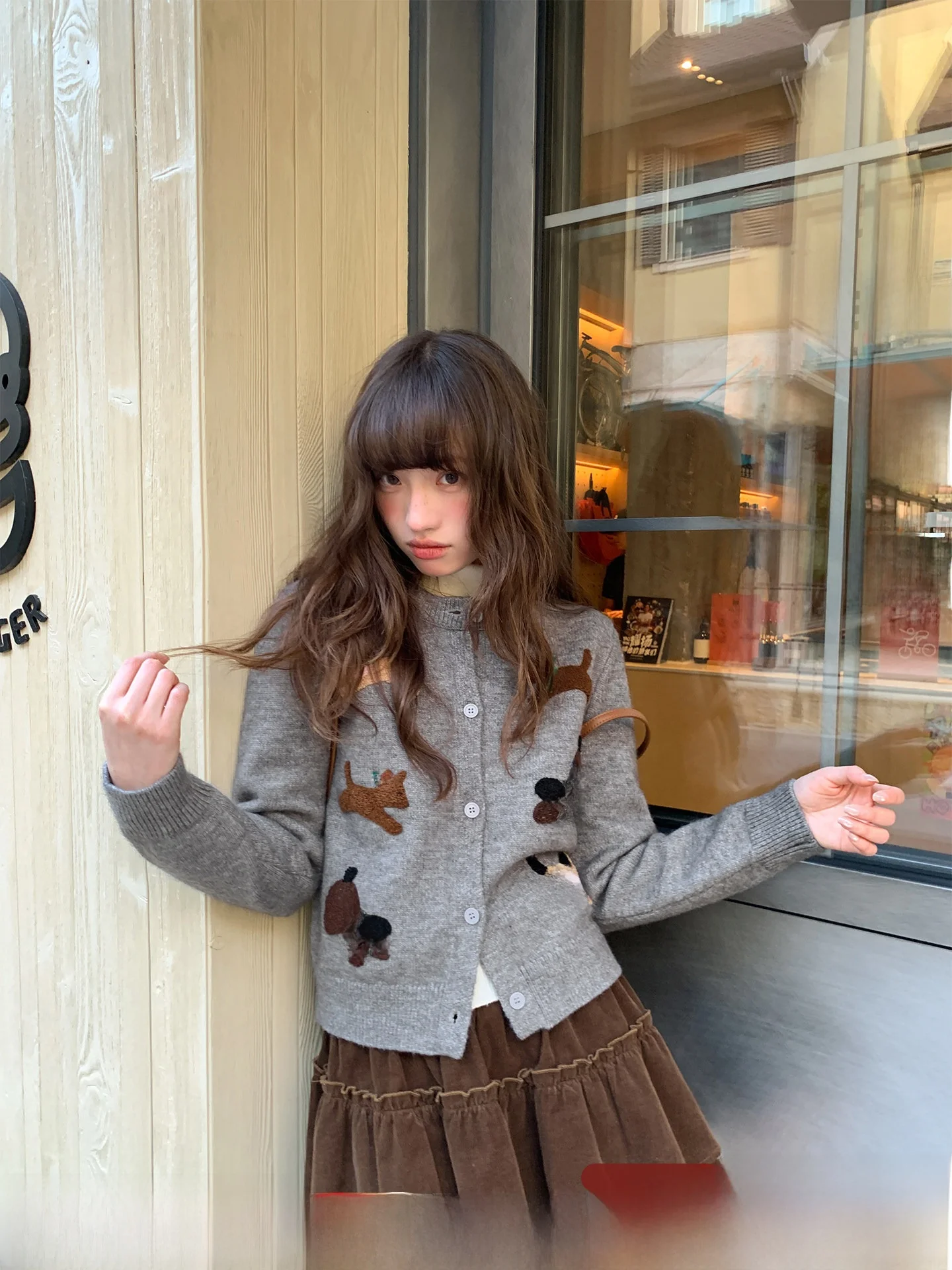 Вязаный кардиган с вышивкой Hello Dog Towel, женский, осенне-зимний, свободный, в корейском стиле, простой, ретро, забавный
Вязаный кардиган с вышивкой Hello Dog Towel, женский, осенне-зимний, свободный, в корейском стиле, простой, ретро, забавный