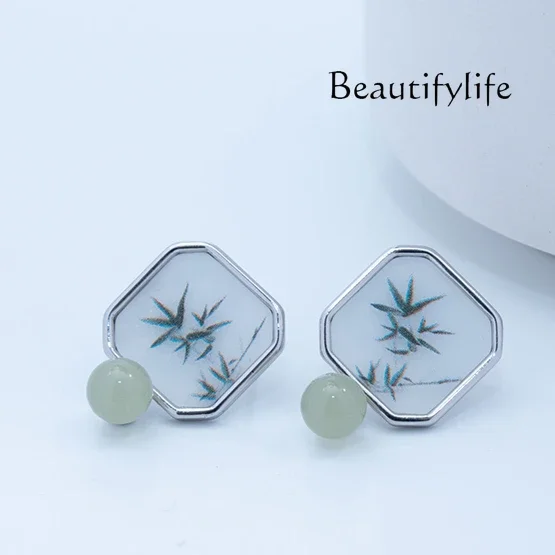 New Chinese earrings without ear piercings for models are suitable for round face ear clips niche temperament and advanced
New Chinese earrings without ear piercings for models are suitable for round face ear clips niche temperament and advanced