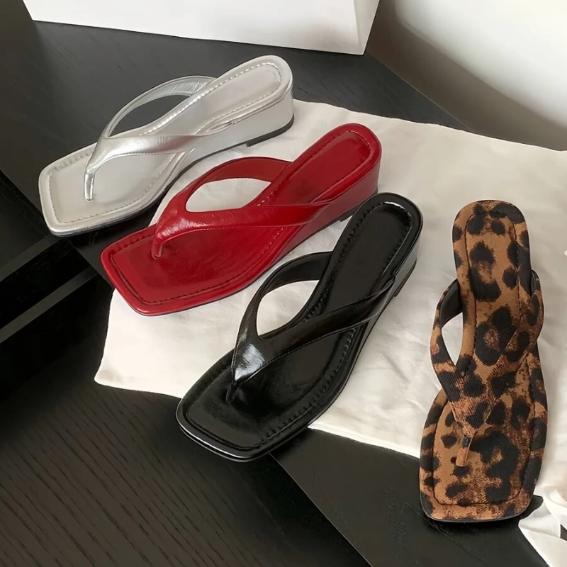 Summer Women Wedge Heel Flip Flops Polka Dot Leopard Print Clip Toe Slide Casual Outdoor Vacation Dress Ladies Slippers
Summer Women Wedge Heel Flip Flops Polka Dot Leopard Print Clip Toe Slide Casual Outdoor Vacation Dress Ladies Slippers