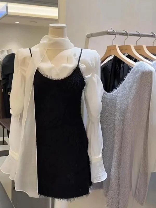 Spring Fashion Set Rich Girl White Shirt Black Strap Short Skirt Two-Piece Suit Elegant Preppy Style Long Sleeve round Neck
Spring Fashion Set Rich Girl White Shirt Black Strap Short Skirt Two-Piece Suit Elegant Preppy Style Long Sleeve round Neck