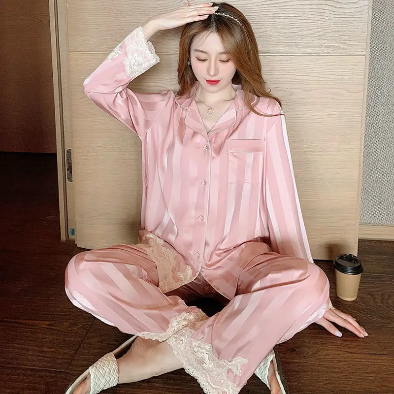 Silk Pajamas for Women Spring Pijama Ice Silk Long Sleeve and Medium Sleeve Sexy Sleepwear Stripe Lace Splicing Fashion 2pcs
Silk Pajamas for Women Spring Pijama Ice Silk Long Sleeve and Medium Sleeve Sexy Sleepwear Stripe Lace Splicing Fashion 2pcs