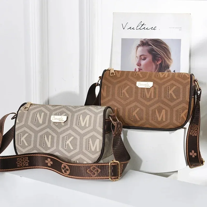 Fashion Retro Small Square Shoulder Bag Women Simple Design Crossbody Bag Portable Mobile Phone Bag Sufficient Capacity Casual D
Fashion Retro Small Square Shoulder Bag Women Simple Design Crossbody Bag Portable Mobile Phone Bag Sufficient Capacity Casual D