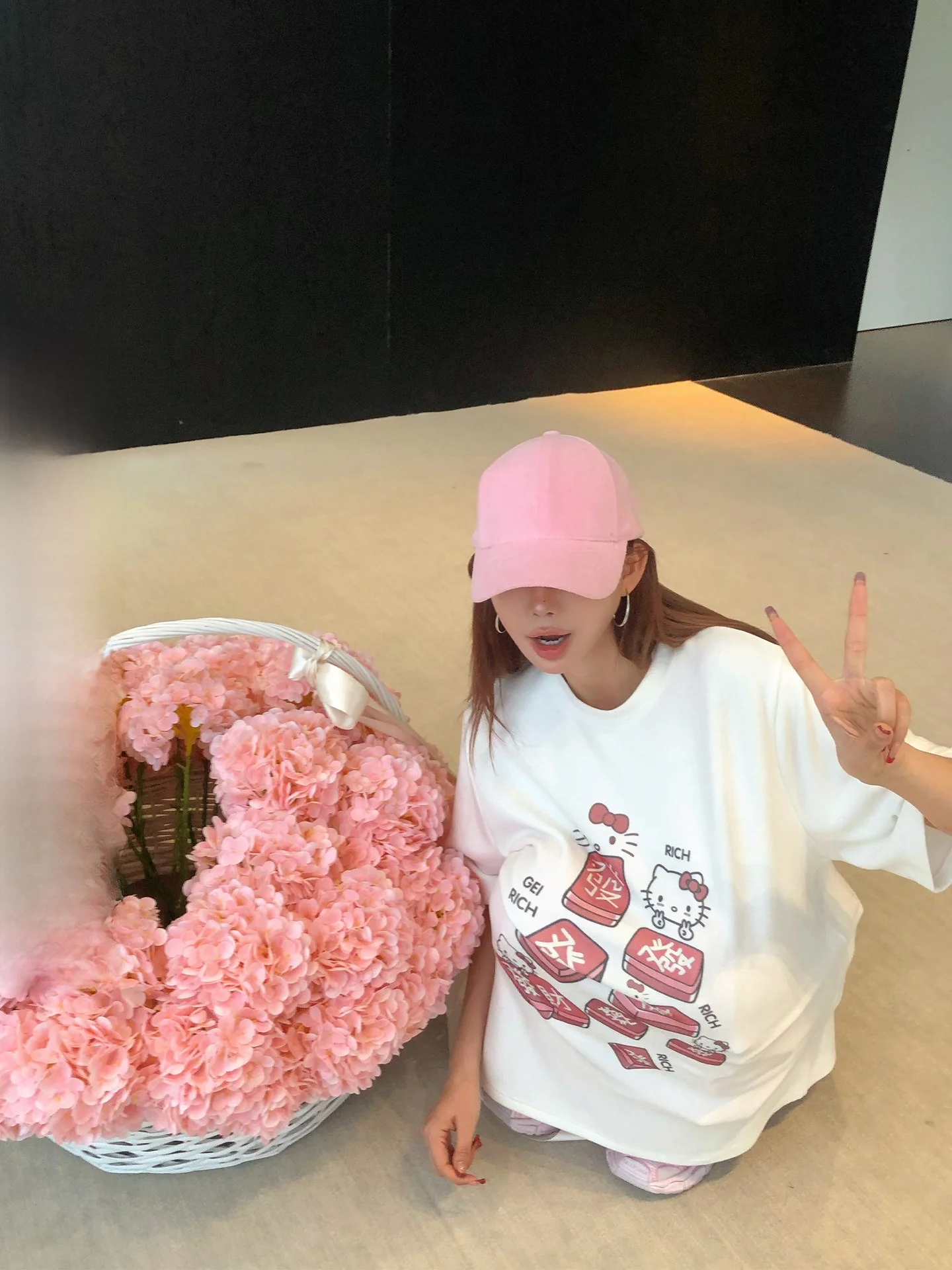 Свободная футболка с коротким рукавом для женщин, весенняя, для активного отдыха, стройнящая, в стиле INS, антивозрастная, Li Wan Jun Mahjong Wealth KT Top
Свободная футболка с коротким рукавом для женщин, весенняя, для активного отдыха, стройнящая, в стиле INS, антивозрастная, Li Wan Jun Mahjong Wealth KT Top