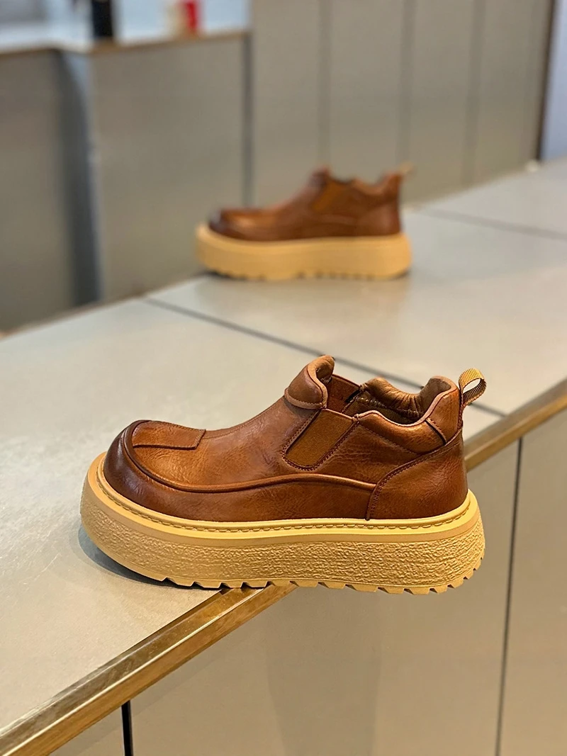 Men's Summer 2026 New Pure Color Boots High Top Slip-On Work Shoes Thick Bottom Heightening Large Head Leather Shoes
Men's Summer 2026 New Pure Color Boots High Top Slip-On Work Shoes Thick Bottom Heightening Large Head Leather Shoes