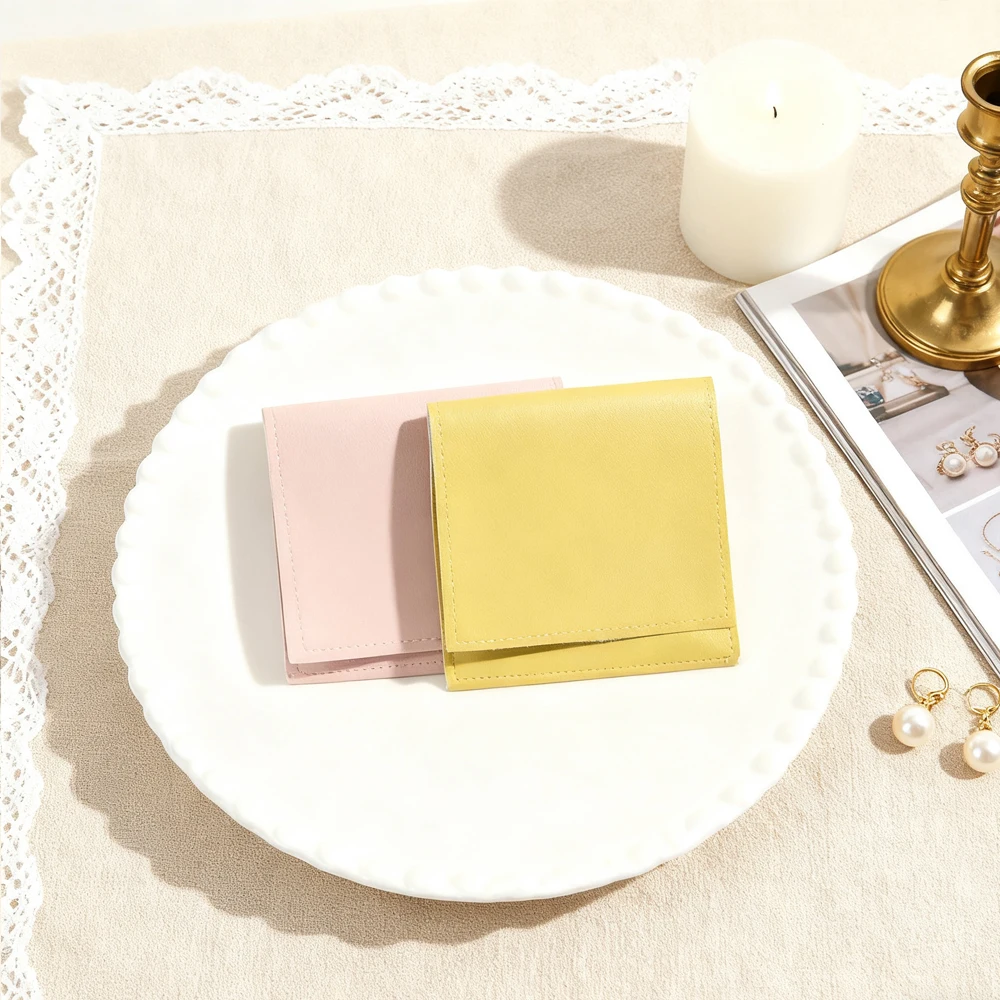 100pcs PU Leather Envelope Jewelry Pouches Gift Bags Earrings Necklace Brooch Package Supplies Small Jewellery Travel Packaging
100pcs PU Leather Envelope Jewelry Pouches Gift Bags Earrings Necklace Brooch Package Supplies Small Jewellery Travel Packaging