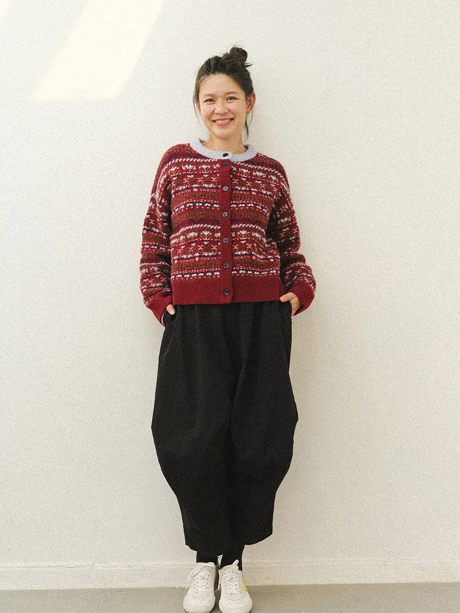 Новый женский шерстяной кардиган в стиле ретро с вышивкой Fair Isle, круглым вырезом, длинными рукавами и застежкой на одну пуговицу, весенняя коллекция
Новый женский шерстяной кардиган в стиле ретро с вышивкой Fair Isle, круглым вырезом, длинными рукавами и застежкой на одну пуговицу, весенняя коллекция