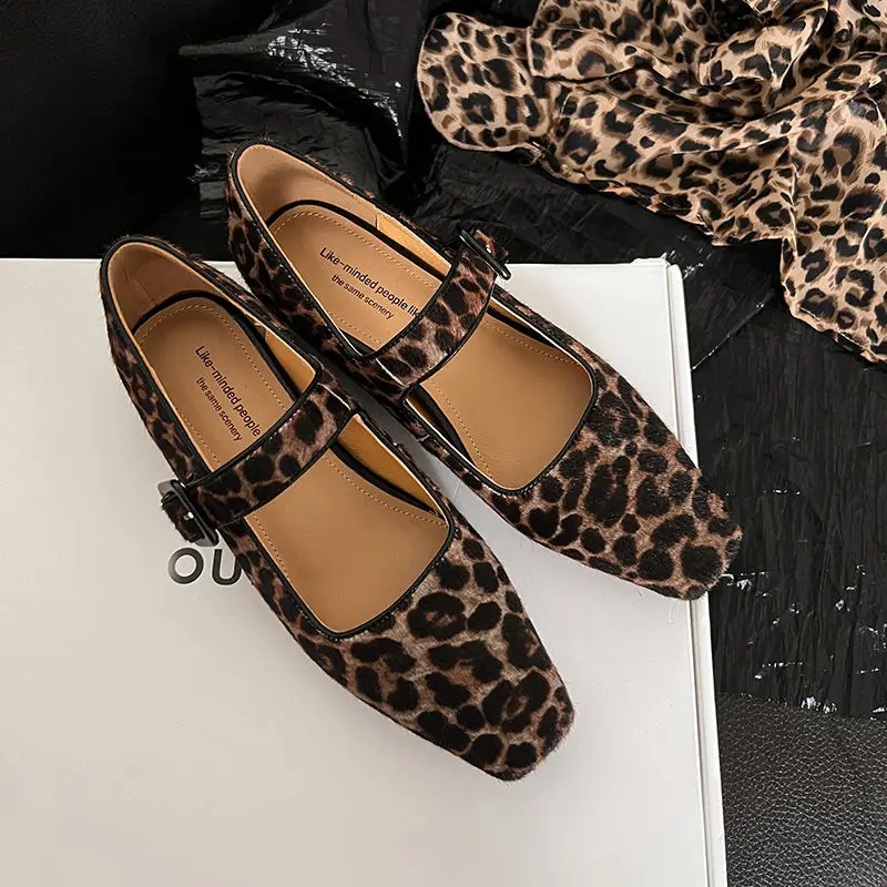 2025 New Spring Women Pumps Square Toe Chunky Heel Shoes Horsehair Leopard Women Shoes Concise Low Heel Buckle Mary Janes
2025 New Spring Women Pumps Square Toe Chunky Heel Shoes Horsehair Leopard Women Shoes Concise Low Heel Buckle Mary Janes