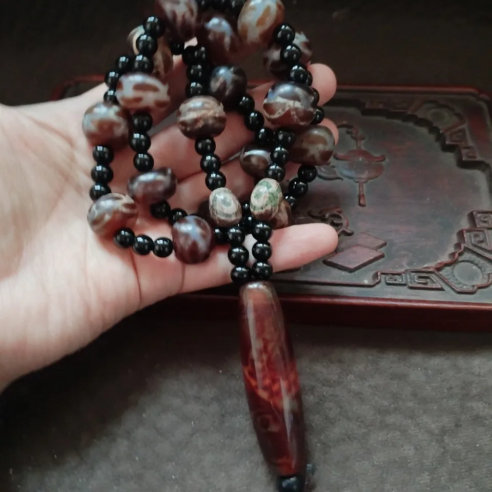 Mixed Pattern Oval Bead Necklace Vintage Black Small Round Beads Long Strip Pendant Unisex Hand Ornament
Mixed Pattern Oval Bead Necklace Vintage Black Small Round Beads Long Strip Pendant Unisex Hand Ornament