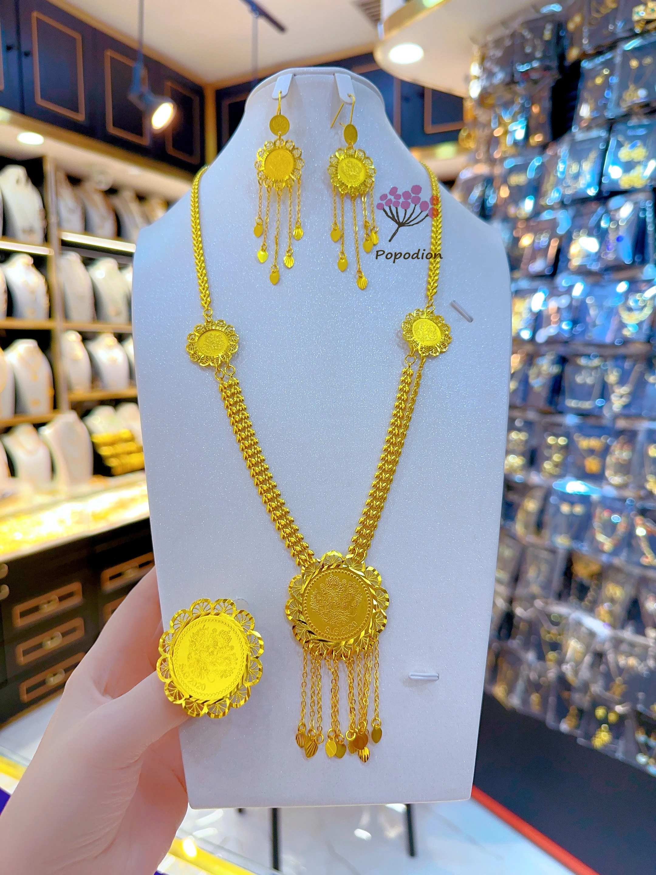 2024 Dubai New 24K Gold Plated Necklace Earring Ring Wedding Jewelry Set for Women DD10324
2024 Dubai New 24K Gold Plated Necklace Earring Ring Wedding Jewelry Set for Women DD10324