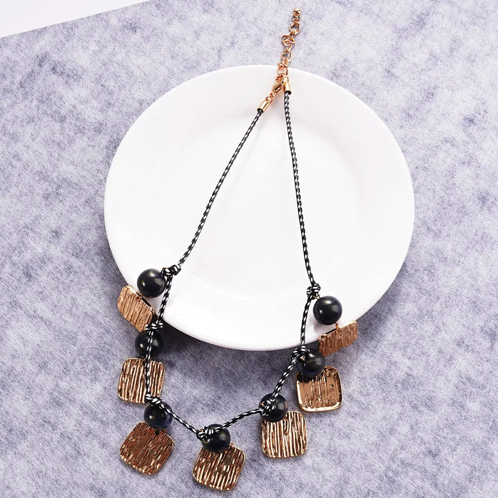 Unique Personalized Knot Rope Chain Necklace Irregular Square Pendant 2025 New Design Fashion Jewelry Accessory
Unique Personalized Knot Rope Chain Necklace Irregular Square Pendant 2025 New Design Fashion Jewelry Accessory