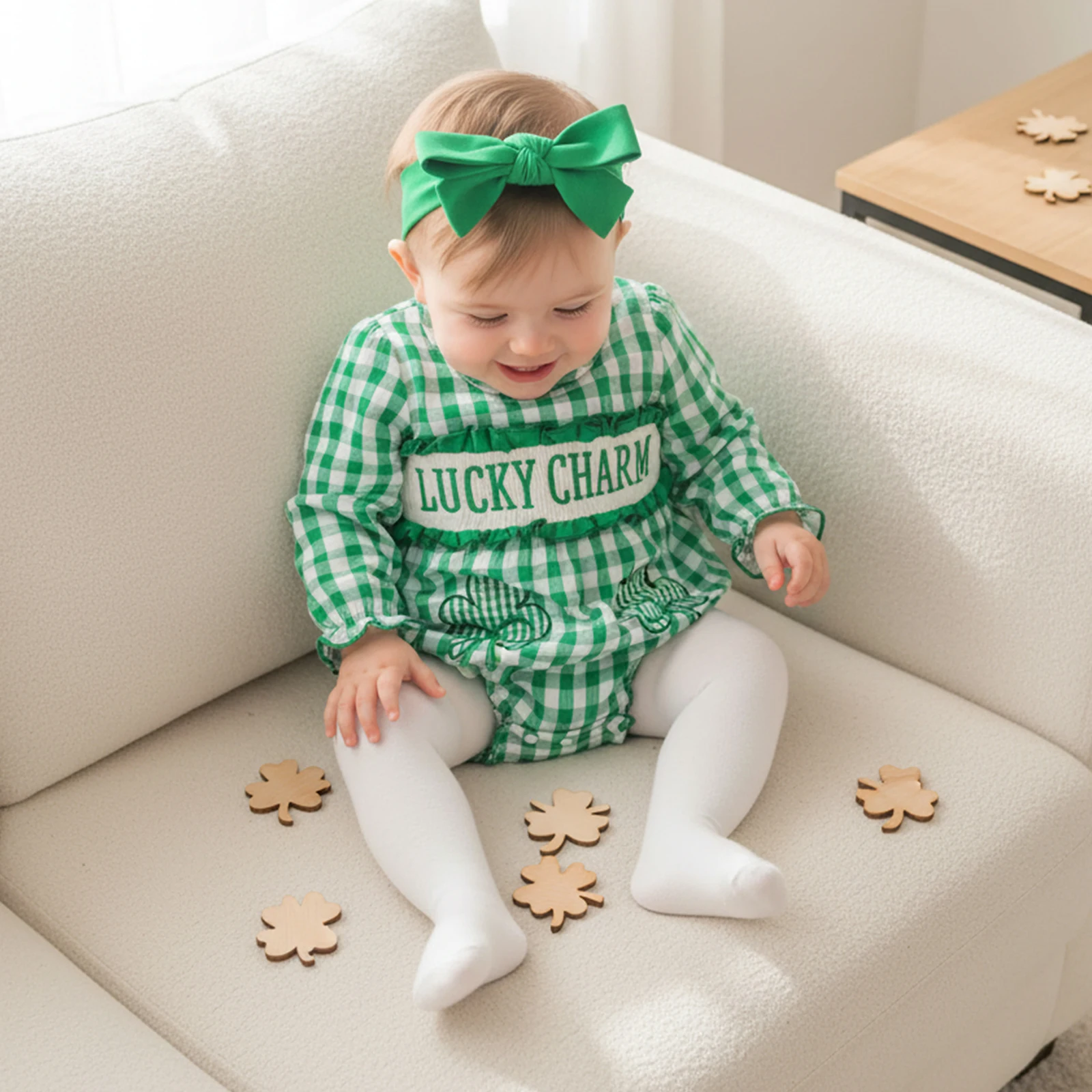 Baby Girl Irish Plaid Romper Cute Shamrock Embroidery Long Bubble Sleeve Smocked Jumpsuit with Headband
Baby Girl Irish Plaid Romper Cute Shamrock Embroidery Long Bubble Sleeve Smocked Jumpsuit with Headband