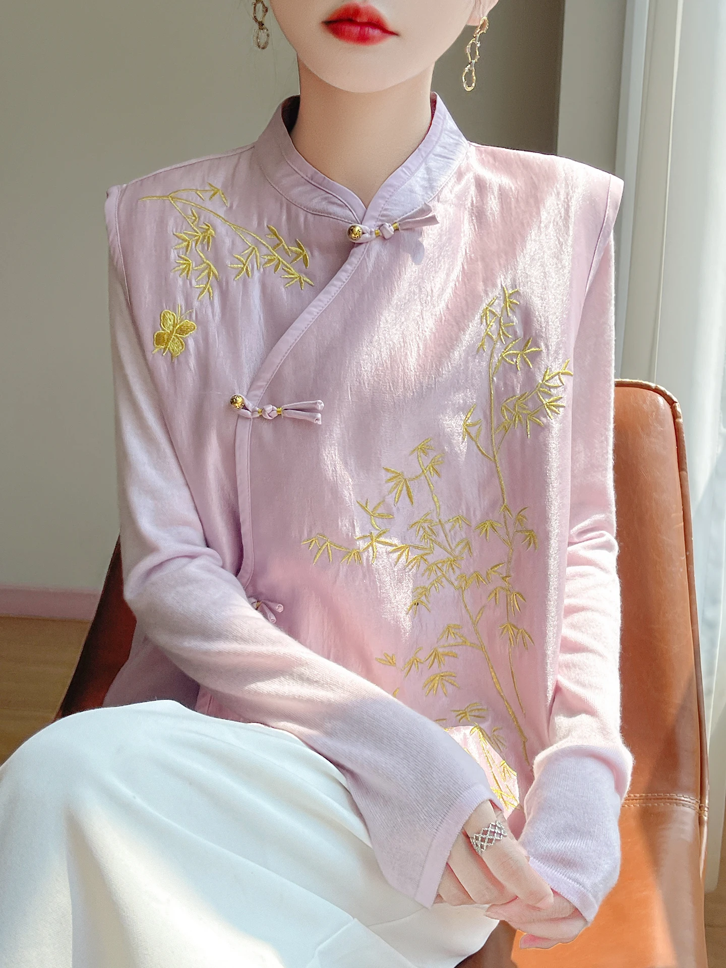 New Chinese Style Wealthy Bamboo Embroidery Design Sleeveless Vest Women's Oblique Button Loose Base Shirt Versatile Commute ...
New Chinese Style Wealthy Bamboo Embroidery Design Sleeveless Vest Women's Oblique Button Loose Base Shirt Versatile Commute ...