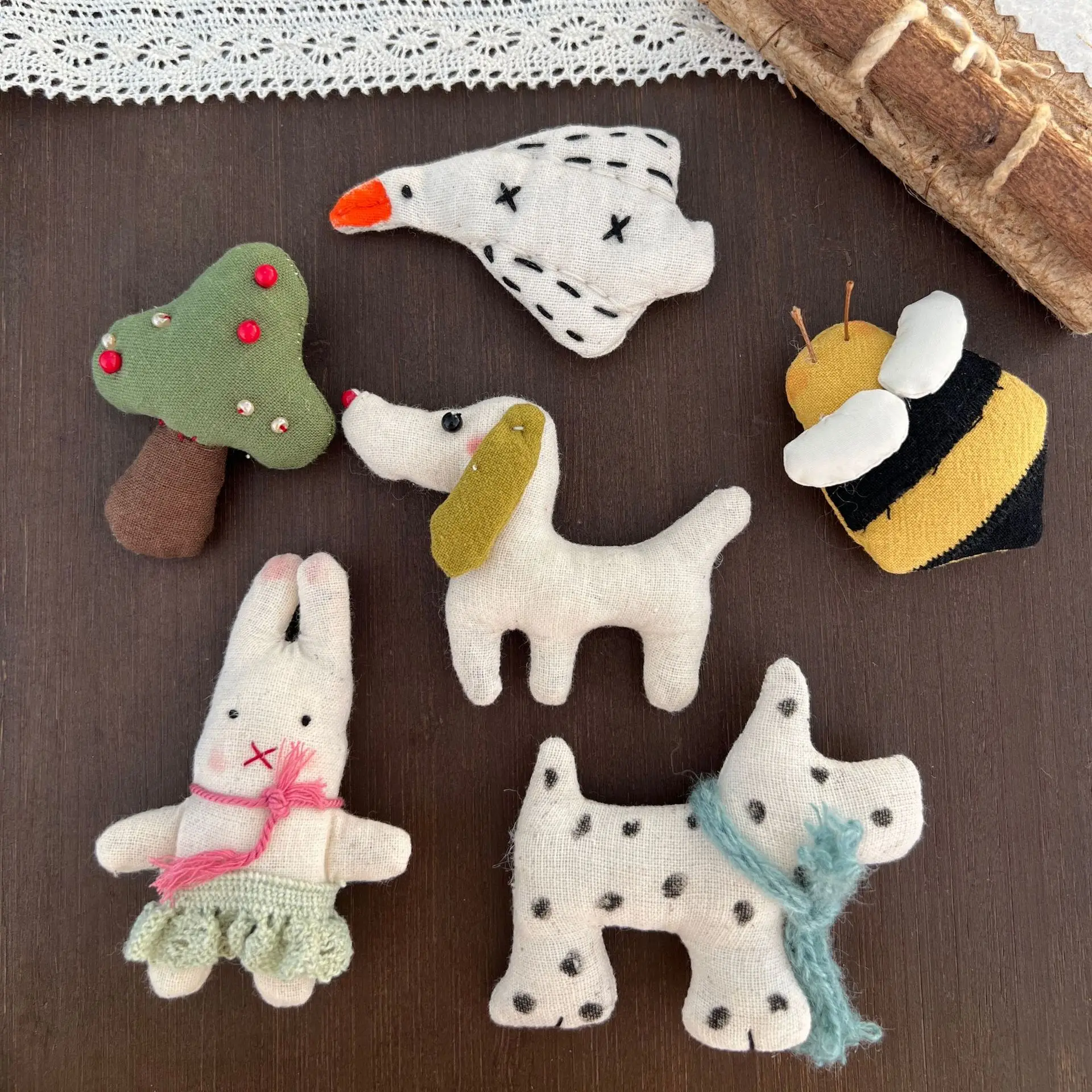Premium Stuffed Animal Brooch Pin for DIY Garment Embellishment Soft Lightweight Cute Versatile Craft
Premium Stuffed Animal Brooch Pin for DIY Garment Embellishment Soft Lightweight Cute Versatile Craft