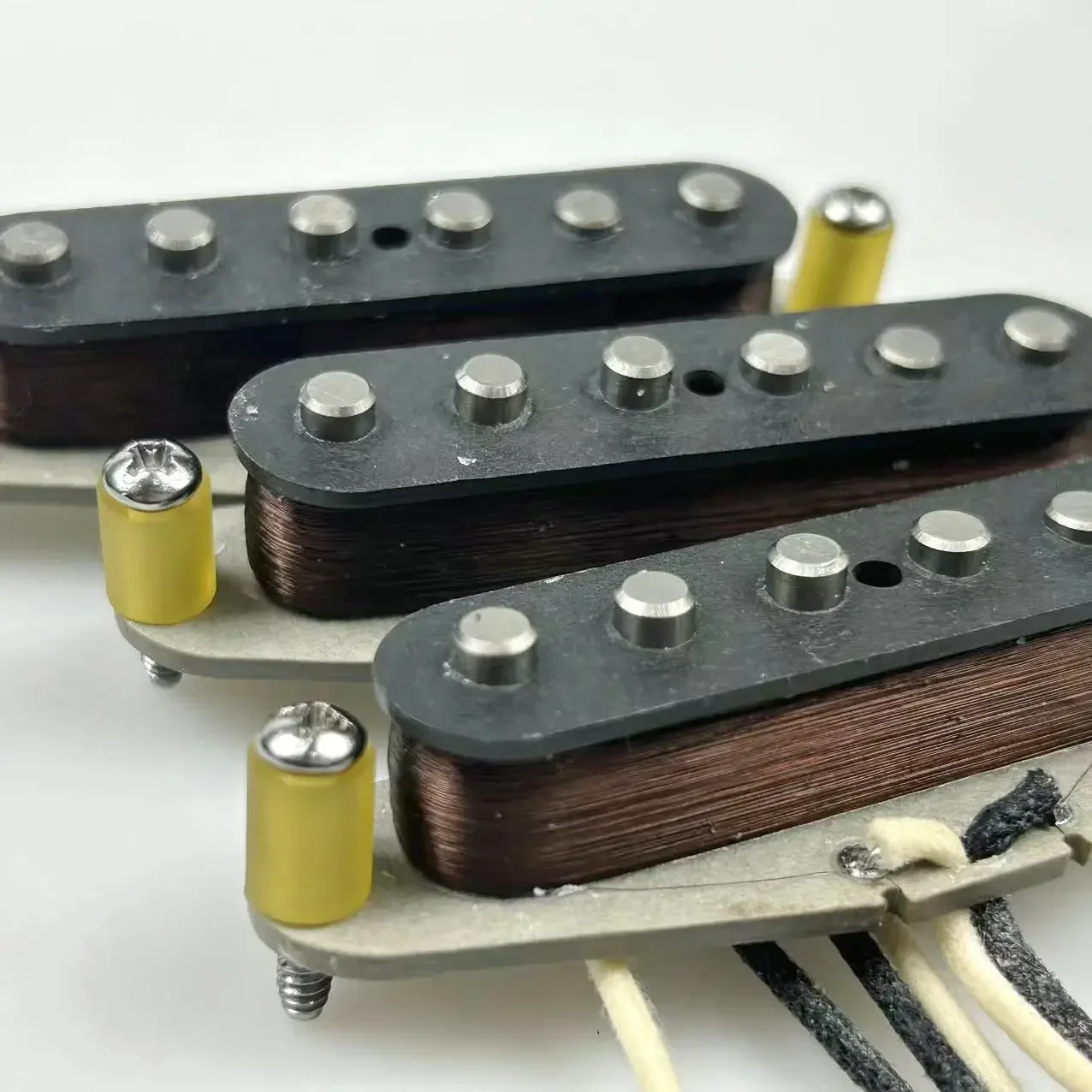 Handmade '57/'62 SSS Single-coil Guitar Pickups Alnico 5 Pickup copper Wire For Str/at Electric Guitar
Handmade '57/'62 SSS Single-coil Guitar Pickups Alnico 5 Pickup copper Wire For Str/at Electric Guitar