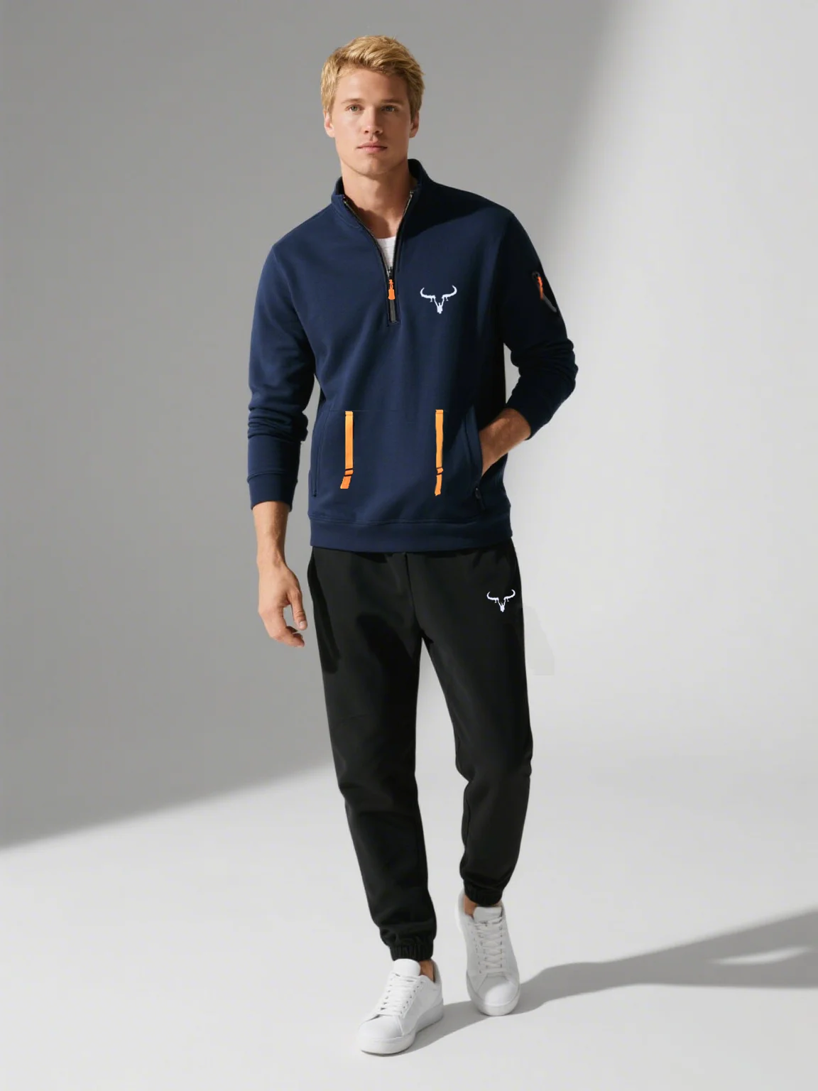 New style casual sports sweatshirt set with printed design and zipper, with a stand-up collar.
New style casual sports sweatshirt set with printed design and zipper, with a stand-up collar.