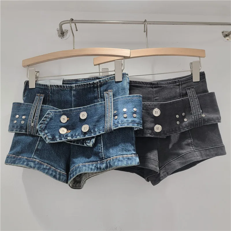 American Spicy Girl Denim Ultra Shorts for Women 2026 Spring Summer Design Sexy Low Waist Leg-Lengthening Rivet Belt Hot Pants
American Spicy Girl Denim Ultra Shorts for Women 2026 Spring Summer Design Sexy Low Waist Leg-Lengthening Rivet Belt Hot Pants