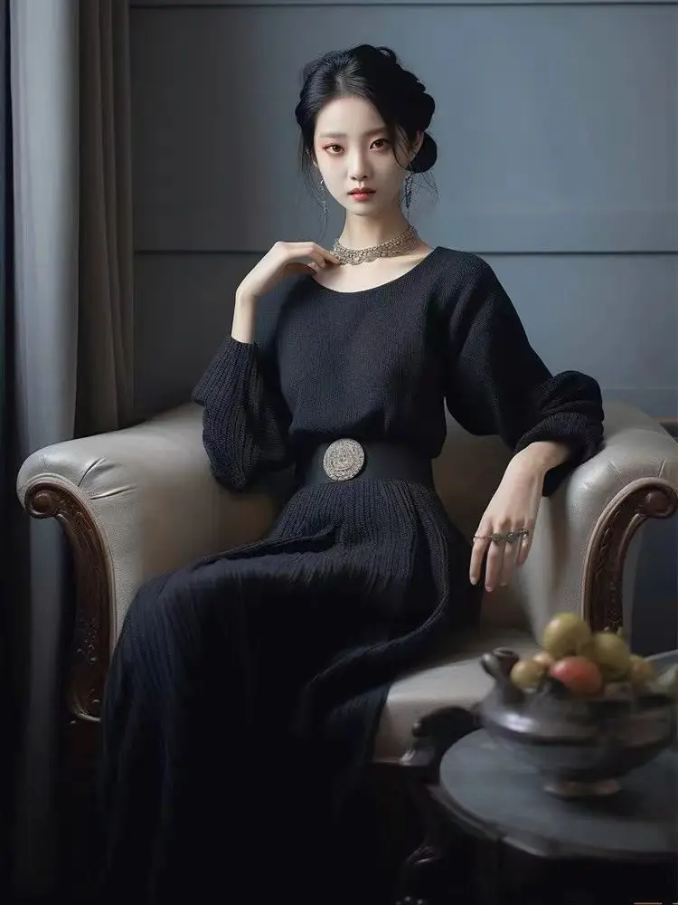 Black knitted long sleeved dress stylish autumn and winter new round neck and elegant versatile sweater long skirt
Black knitted long sleeved dress stylish autumn and winter new round neck and elegant versatile sweater long skirt