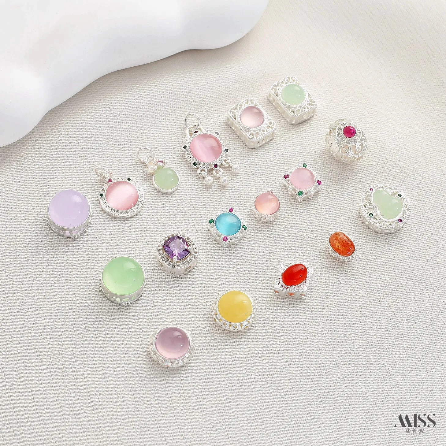 Thick Silver Plated Natural Candy Agate Cat Eye Hetian Jade Imitation Flower Spacer Beads Pendant DIY Jewelry Findings
Thick Silver Plated Natural Candy Agate Cat Eye Hetian Jade Imitation Flower Spacer Beads Pendant DIY Jewelry Findings