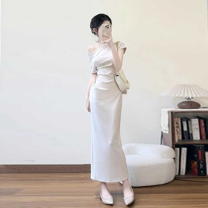 French-Style Off-Shoulder, Waist-Cinching Satin Dress, Elegant And Slim-Fitting, Bodycon Long Gown, Spring Luxury Slimming Dress
French-Style Off-Shoulder, Waist-Cinching Satin Dress, Elegant And Slim-Fitting, Bodycon Long Gown, Spring Luxury Slimming Dress