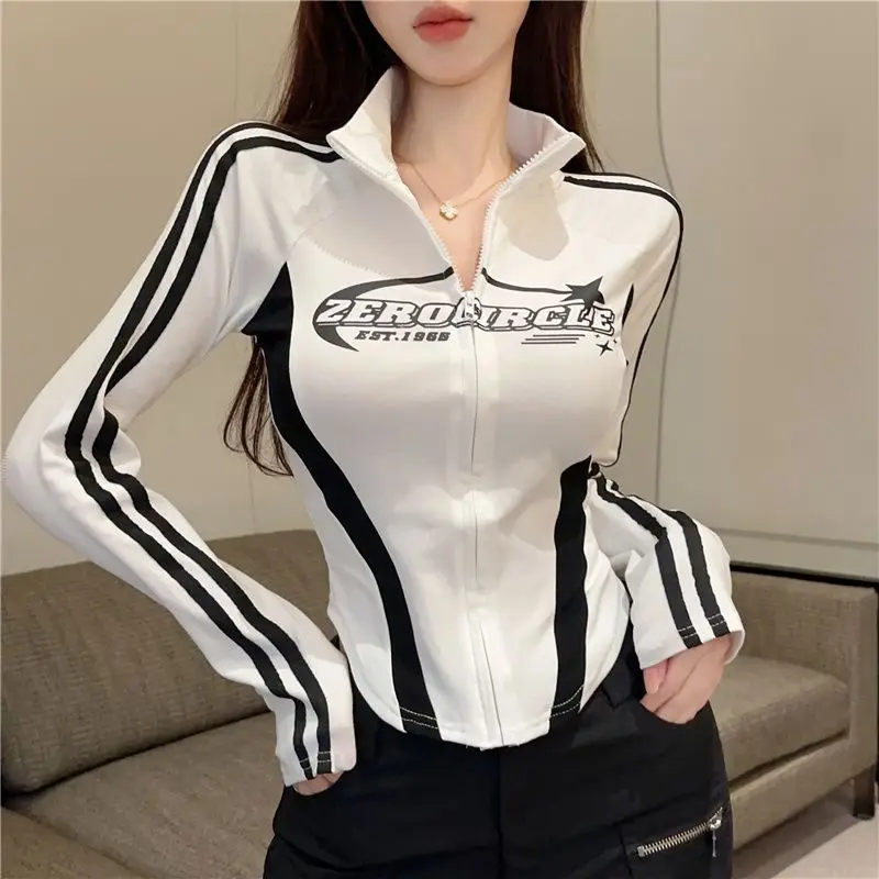 Spring New Long-sleeved Top for Women's Printed Contrasting Zipper Sports College Style Short Jacket
Spring New Long-sleeved Top for Women's Printed Contrasting Zipper Sports College Style Short Jacket
