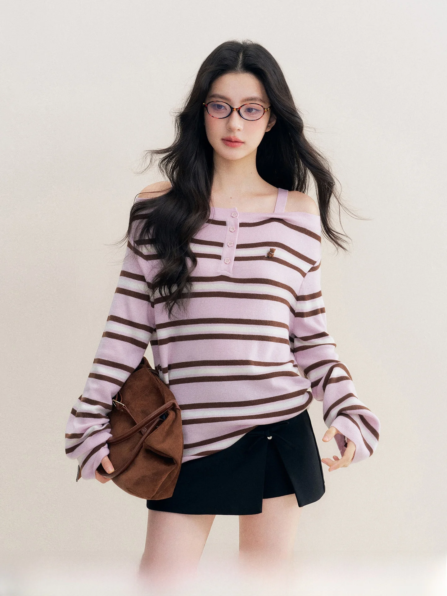 Kroche Wool Blend Flocked Bear Logo Color Block Loose One Shoulder Long Sleeve Striped Knitted Sweater Clean Fit Rose Mousse ...
Kroche Wool Blend Flocked Bear Logo Color Block Loose One Shoulder Long Sleeve Striped Knitted Sweater Clean Fit Rose Mousse ...
