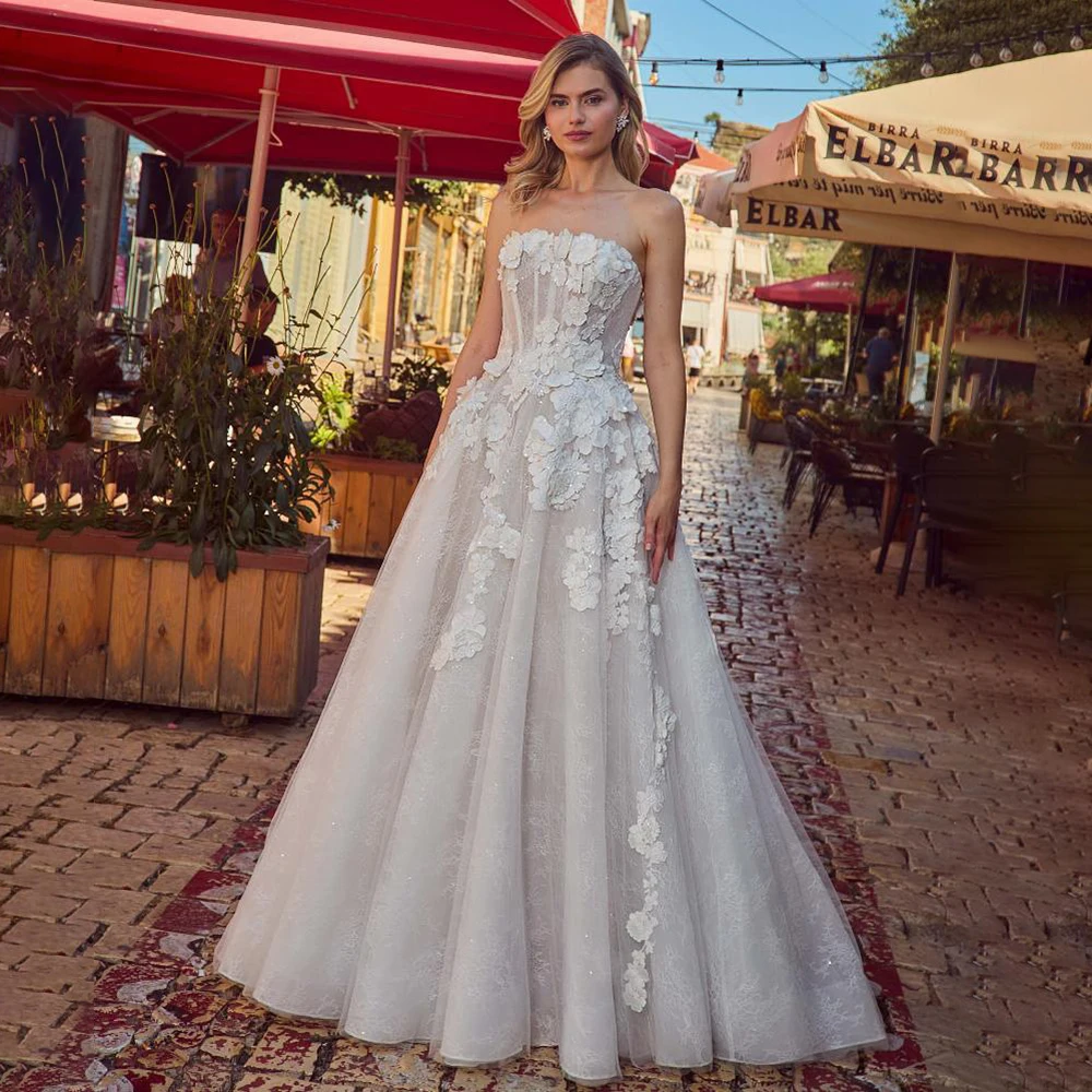 Customized Strapless Lace Appiques Glitter Tull Wedding Dress A-line Sleeveless Backless Zipper Wedding Gowns vestido de novia
Customized Strapless Lace Appiques Glitter Tull Wedding Dress A-line Sleeveless Backless Zipper Wedding Gowns vestido de novia