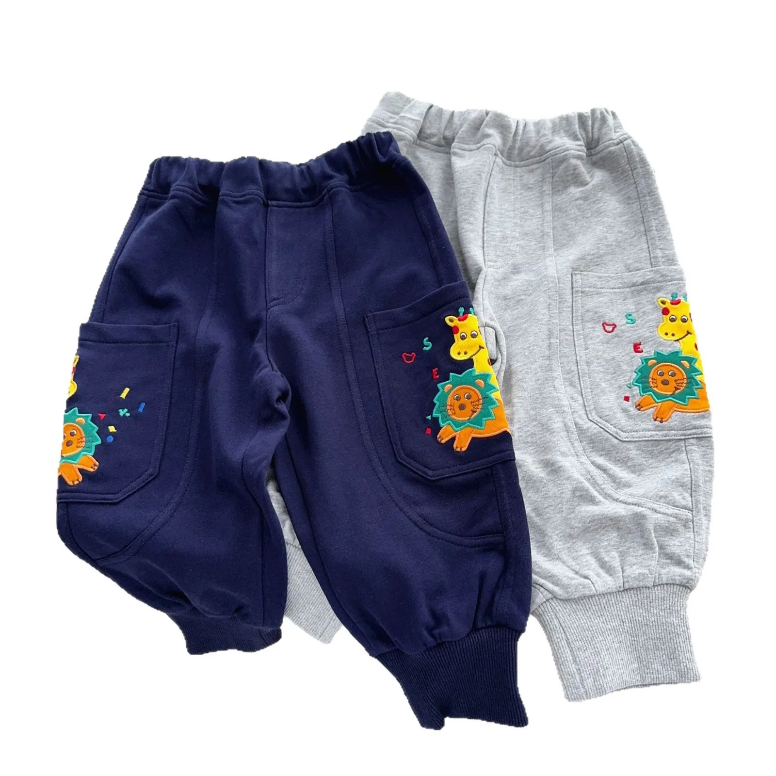 25 Autumn New Fashionable and Comfortable Pure Cotton Comfortable Children's Health Pants Cute Little Lion Embroidered Pants
25 Autumn New Fashionable and Comfortable Pure Cotton Comfortable Children's Health Pants Cute Little Lion Embroidered Pants