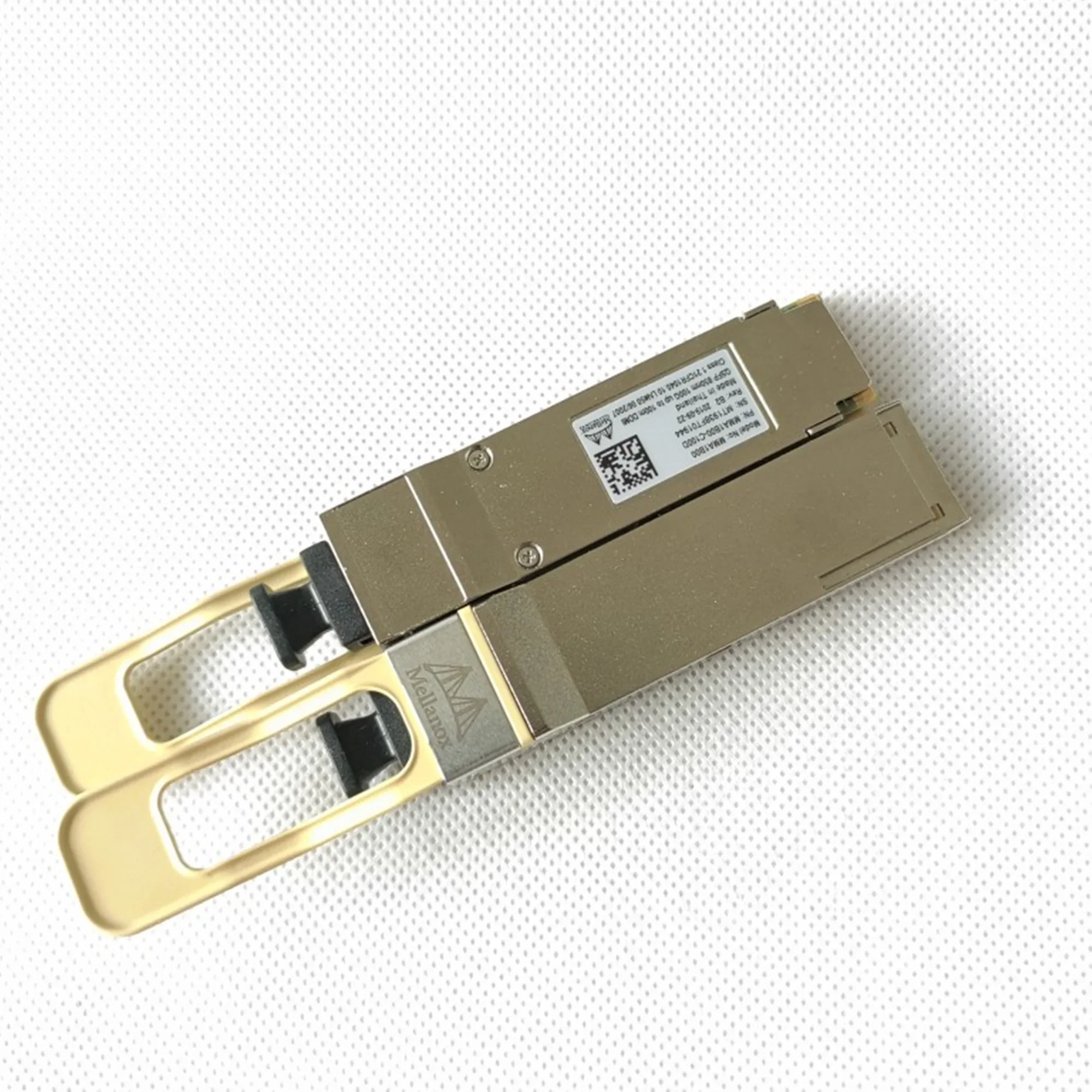 1PCS Mellanox 100G Optical Fiber Module MMA1B00/MMA1B00-C100D/850NM 100GB UP TO 100M DDMI
1PCS Mellanox 100G Optical Fiber Module MMA1B00/MMA1B00-C100D/850NM 100GB UP TO 100M DDMI