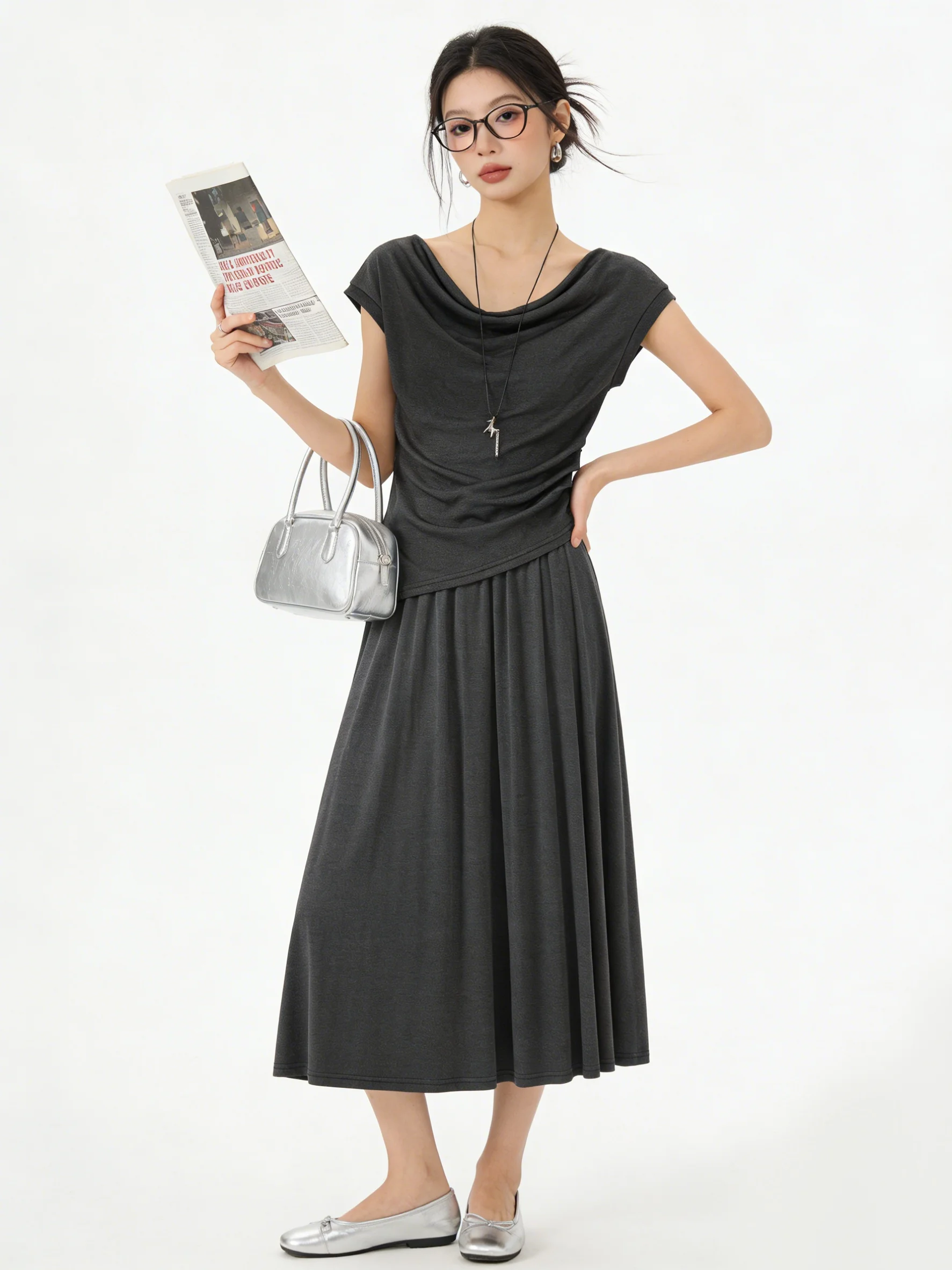 Elegant Vintage Short Sleeveless T-Shirt Set Women's Slim Fit High Waist Skirt Breathable Comfortable Korean Style Fashion
Elegant Vintage Short Sleeveless T-Shirt Set Women's Slim Fit High Waist Skirt Breathable Comfortable Korean Style Fashion