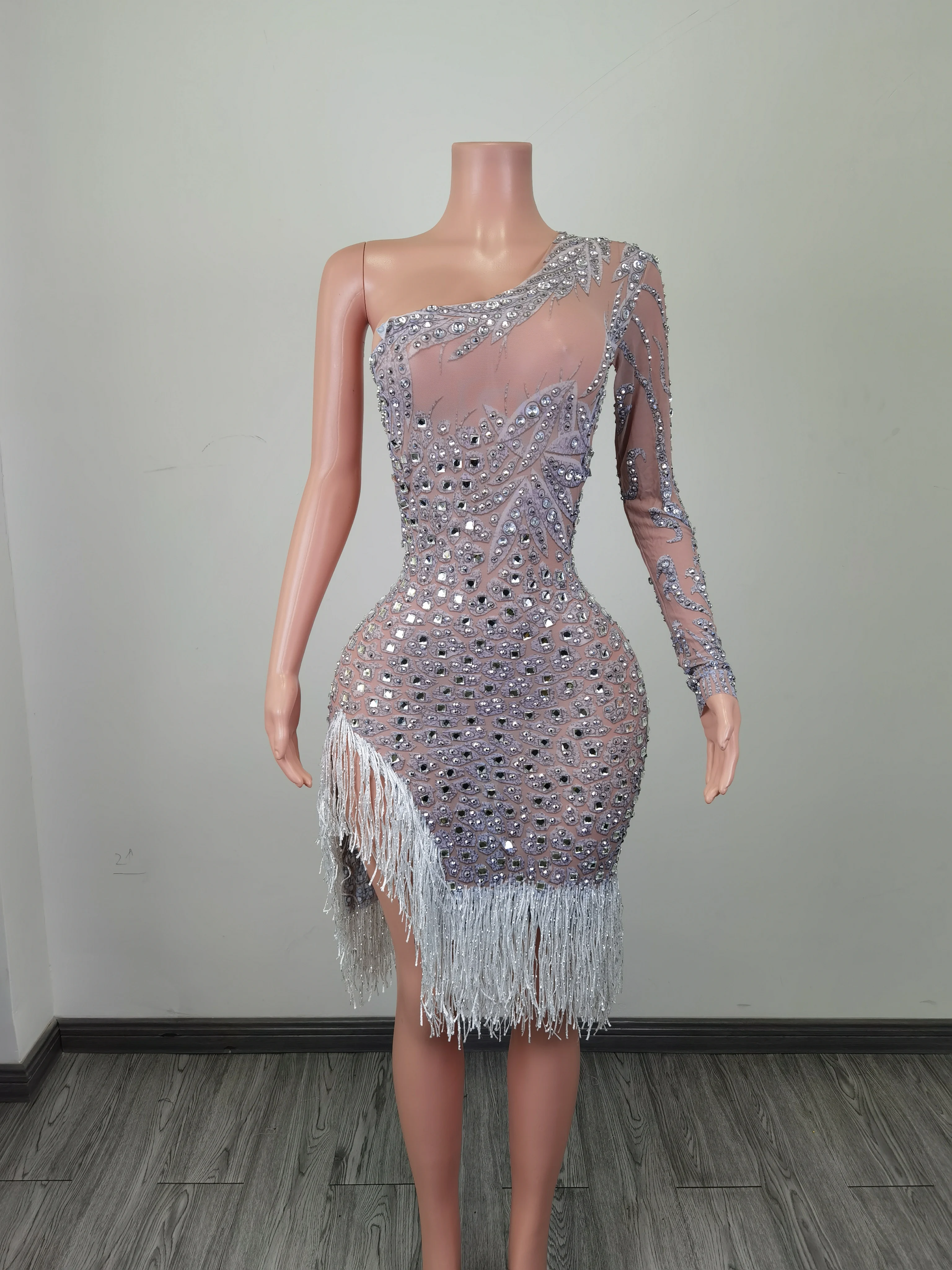 Fashion Crystal One Shoulder Formal Evening Dress Rhinestone Tassel Stage Show Wear Sexy Elegant Women Slim Club Prom Party Gown
Fashion Crystal One Shoulder Formal Evening Dress Rhinestone Tassel Stage Show Wear Sexy Elegant Women Slim Club Prom Party Gown