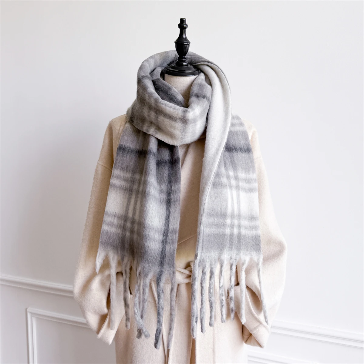 Warm Shawl Women Scarf Luxury Cashmere Winter Blanket Wraps Casual Plaid Print Pashmina Bufanda Travel Poncho Stoles Echarpe
Warm Shawl Women Scarf Luxury Cashmere Winter Blanket Wraps Casual Plaid Print Pashmina Bufanda Travel Poncho Stoles Echarpe