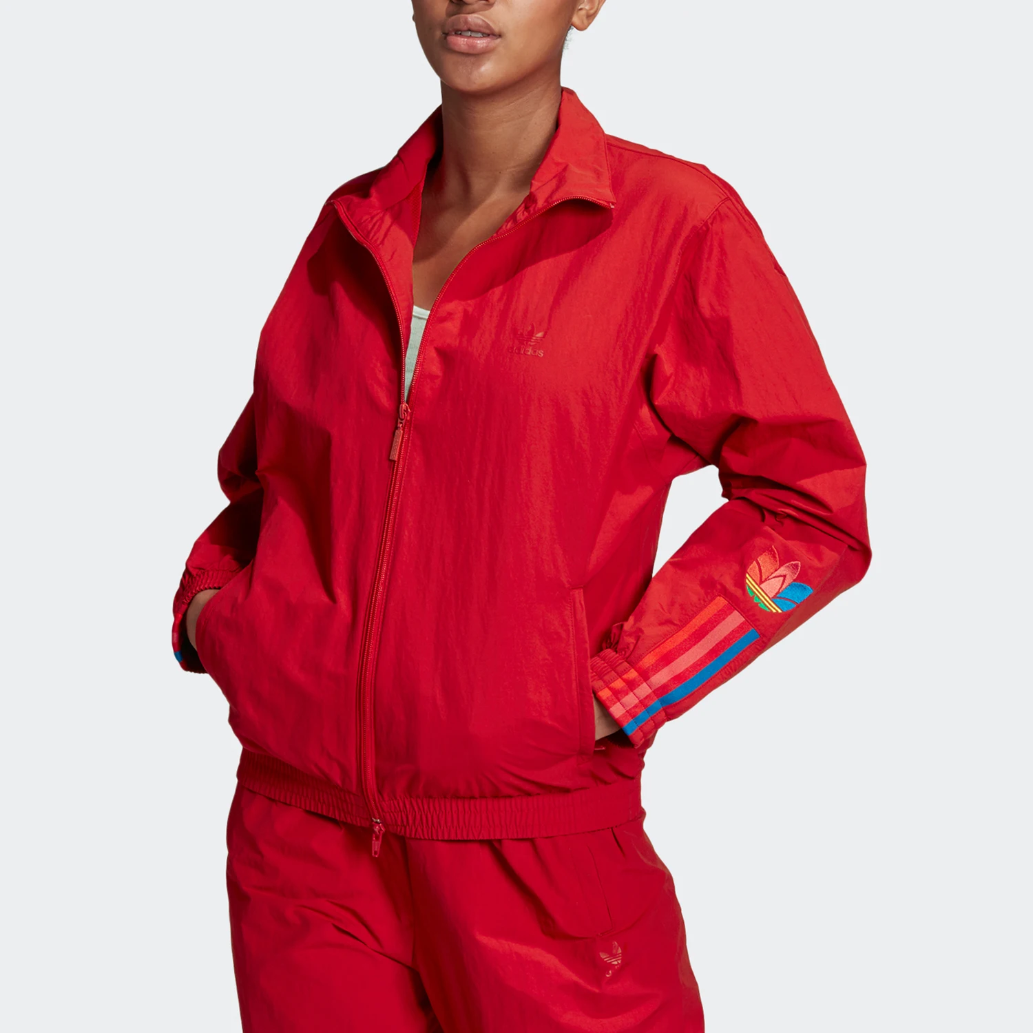 Оригинальная женская спортивная куртка Adidas Originals GD2237
Оригинальная женская спортивная куртка Adidas Originals GD2237