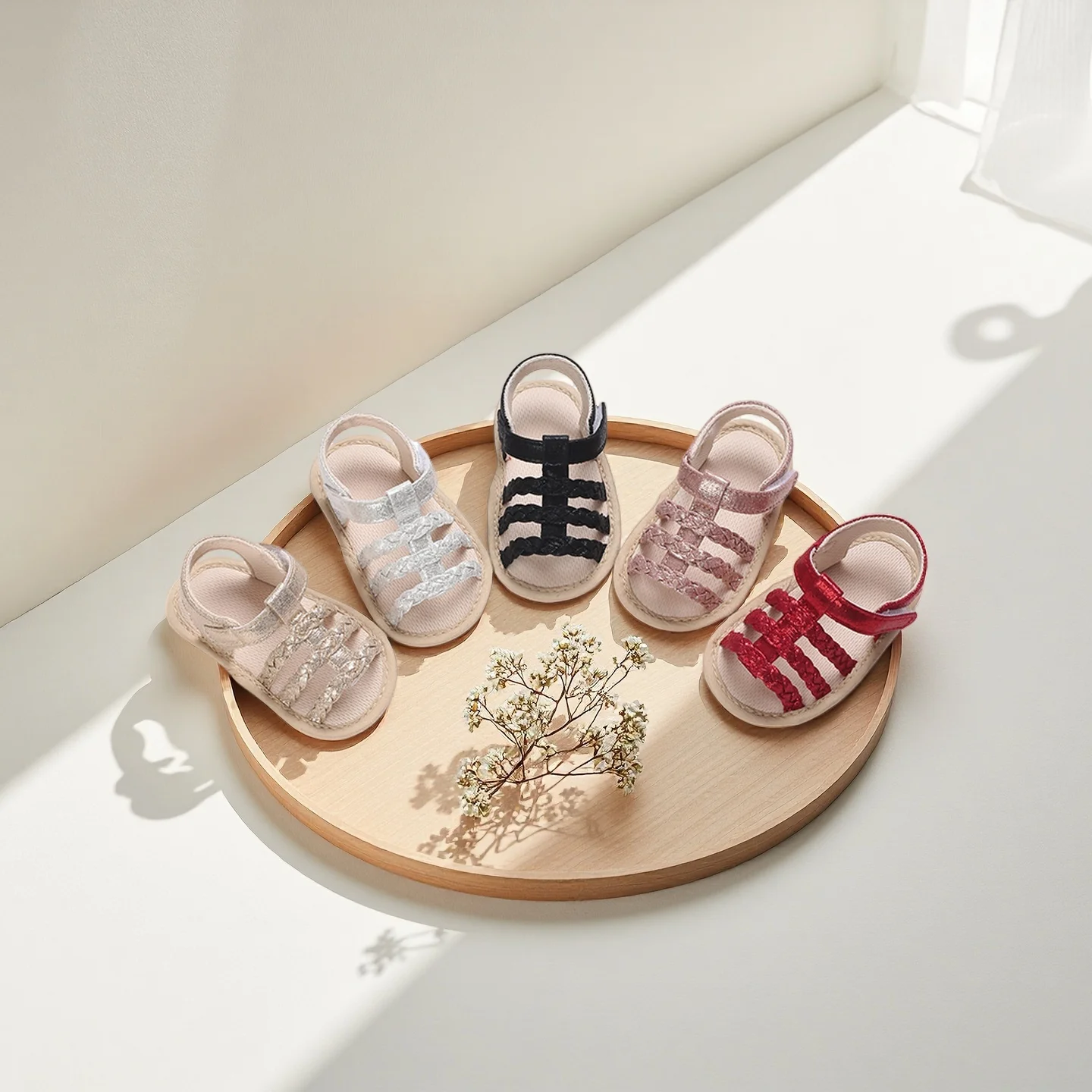 Милые сандалии для маленьких девочек 0-18 месяцев с высококачественной мягкой подошвой, противоскользящим открытым носком, летние уличные первые прогулки
Милые сандалии для маленьких девочек 0-18 месяцев с высококачественной мягкой подошвой, противоскользящим открытым носком, летние уличные первые прогулки