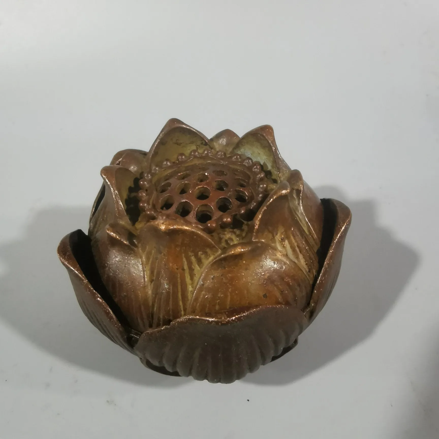 Retro Lotus Incense Burner Buddhist Zen Incense Table Buddha Seat Copper Mini Incense Stove Metal Crafts Home Decoration
Retro Lotus Incense Burner Buddhist Zen Incense Table Buddha Seat Copper Mini Incense Stove Metal Crafts Home Decoration