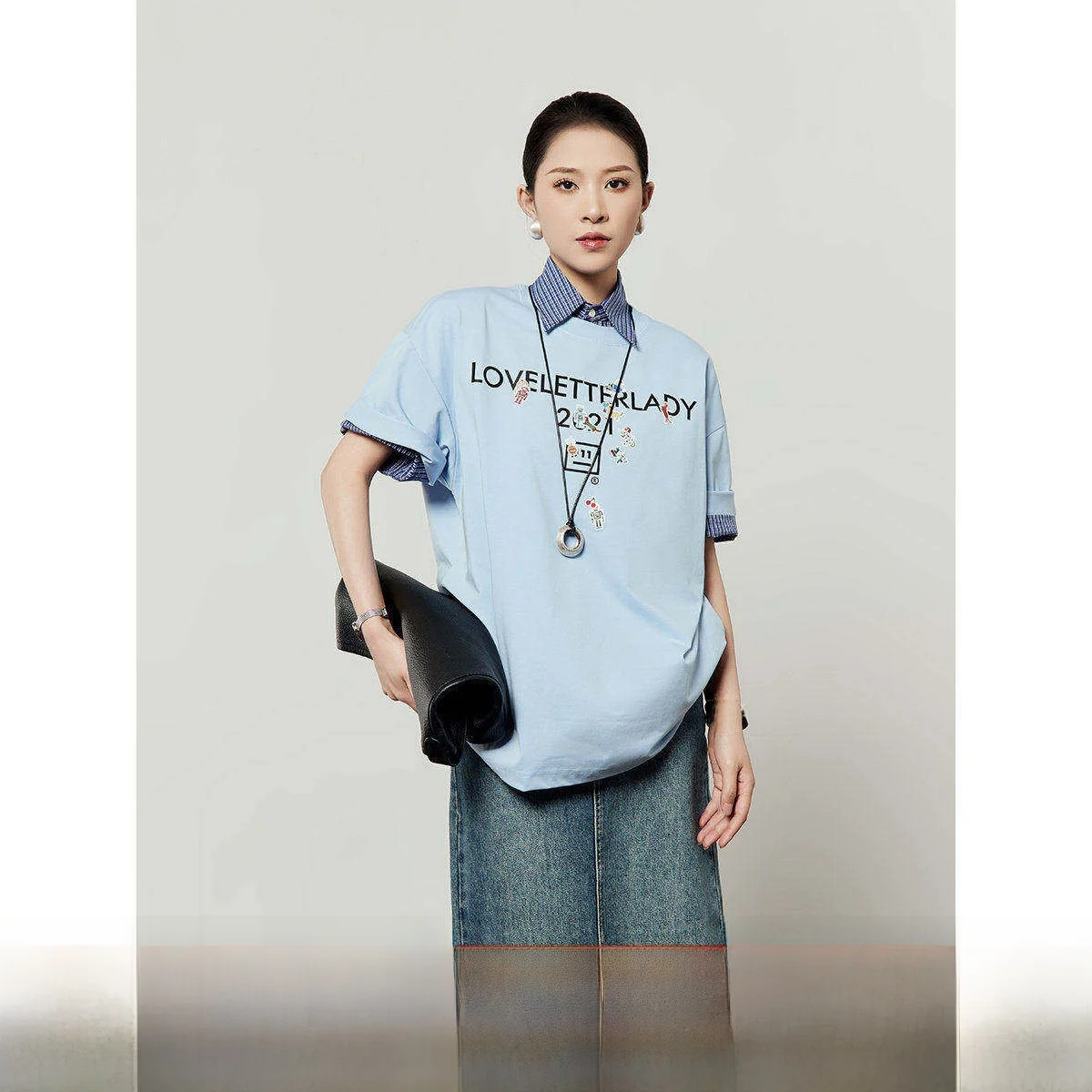 Loose Collared Printed T-Shirt Women Summer 2025 New Color Block Design Trendy Top Commute Style Short Sleeve round Neck
Loose Collared Printed T-Shirt Women Summer 2025 New Color Block Design Trendy Top Commute Style Short Sleeve round Neck