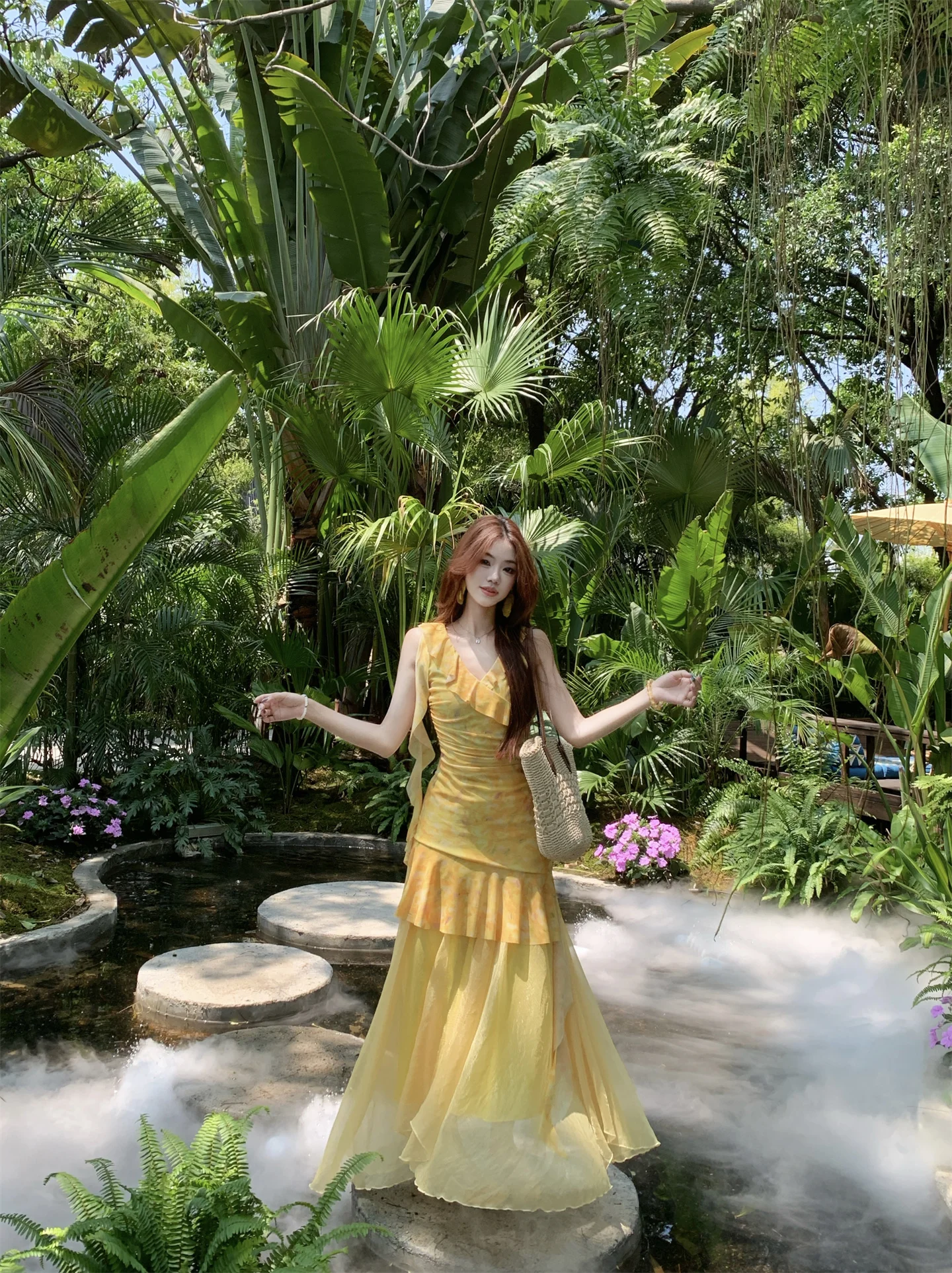 Summer Floral Print Two-Piece Set Women's Vacation Style Halter Top And Long Skirt Waist-Cinching Trendy Outfit for Adults
Summer Floral Print Two-Piece Set Women's Vacation Style Halter Top And Long Skirt Waist-Cinching Trendy Outfit for Adults