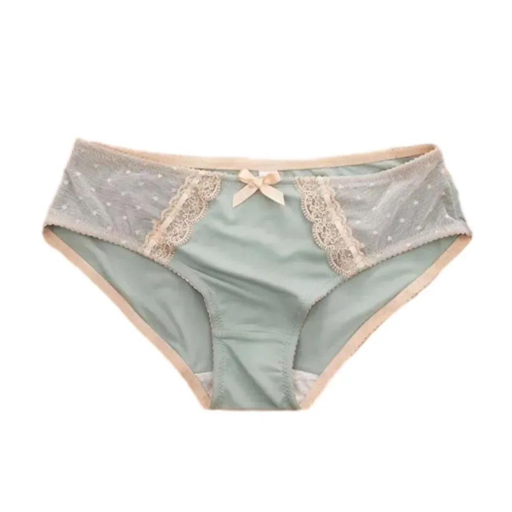 Women’s Sexy Mesh Embroidery Lace Hips Ice Silk Breathable Briefs Underwear Breathable Cotton Middle Length Female Briefs Shorts
Women’s Sexy Mesh Embroidery Lace Hips Ice Silk Breathable Briefs Underwear Breathable Cotton Middle Length Female Briefs Shorts