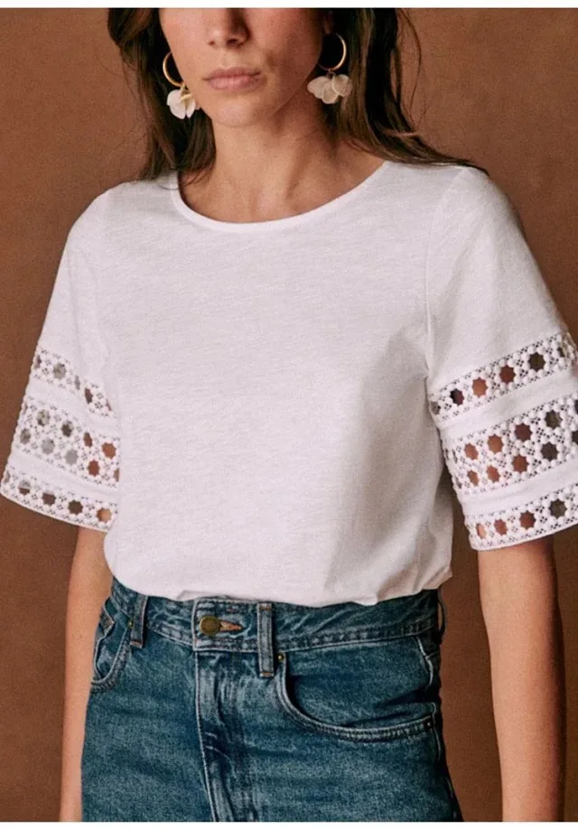 Tee for Women 2024 New Spring Summer 100% Cotton Lace Hollow Out O-neck Loose Casual Short Sleeve T-shirt
Tee for Women 2024 New Spring Summer 100% Cotton Lace Hollow Out O-neck Loose Casual Short Sleeve T-shirt