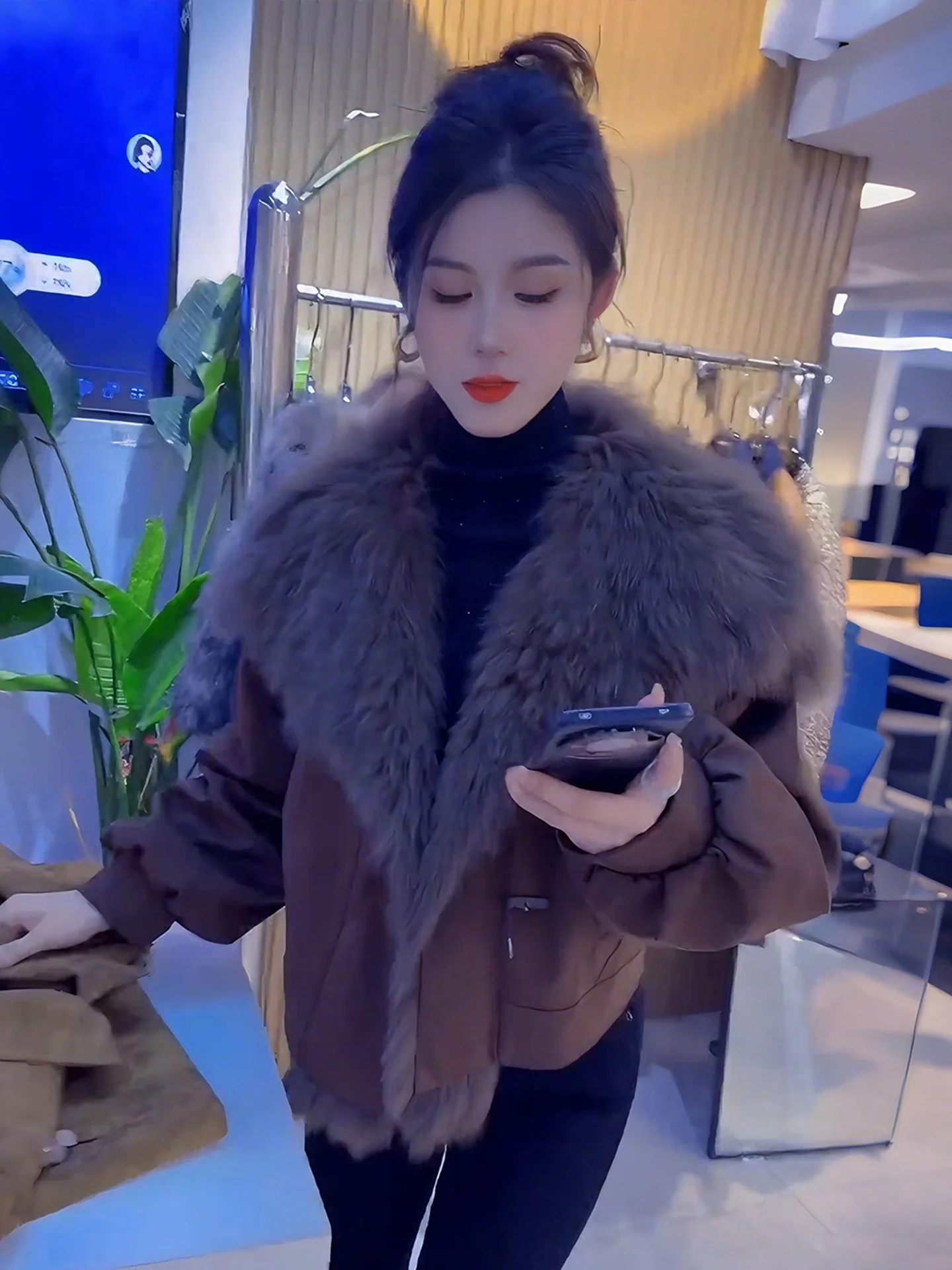 Теплая зимняя парка из хлопка для женщин больших размеров с большим меховым воротником, модное уникальное утепленное хлопковое пальто
Теплая зимняя парка из хлопка для женщин больших размеров с большим меховым воротником, модное уникальное утепленное хлопковое пальто