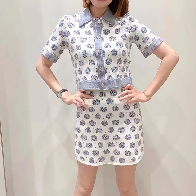 Women's Set 2024 New Spring Autumn Plaid Jacquard Spliced Polo Collar Single Breasted Sweet Short Sleeve Top or High Waist Skirt
Women's Set 2024 New Spring Autumn Plaid Jacquard Spliced Polo Collar Single Breasted Sweet Short Sleeve Top or High Waist Skirt