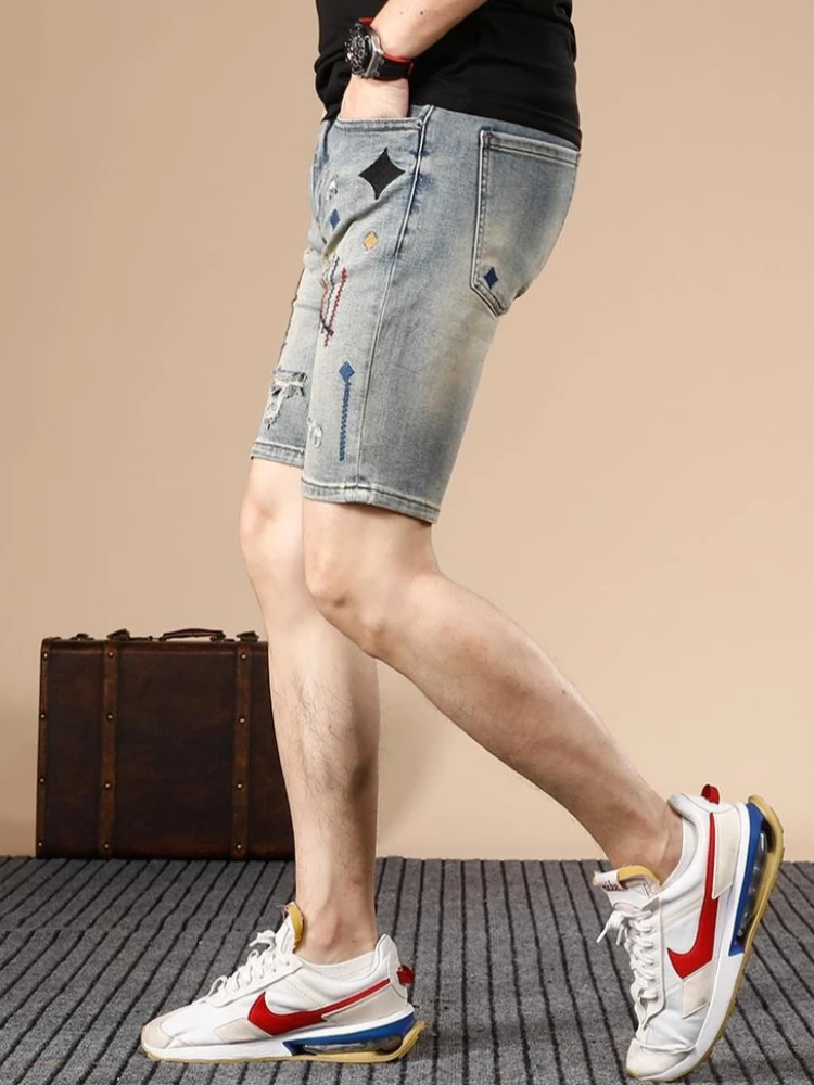 Mid-Length Men's Denim Shorts Summer Casual with Stretch Lightweight Fabric Vintage Distressed Embroidery European Style Trendy
Mid-Length Men's Denim Shorts Summer Casual with Stretch Lightweight Fabric Vintage Distressed Embroidery European Style Trendy
