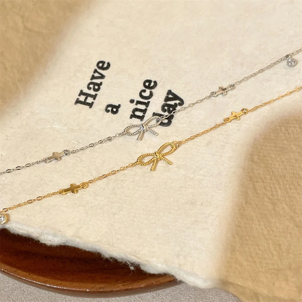 S925 Sterling Silver Niche Minimalist Bracelet, Korean INS Style, 18K Gold-plated Bow Knot Twist Chain Jewelry
S925 Sterling Silver Niche Minimalist Bracelet, Korean INS Style, 18K Gold-plated Bow Knot Twist Chain Jewelry