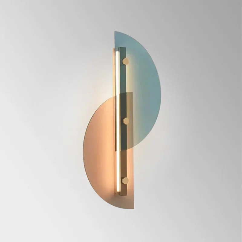 Nordic living room wall light bedroom bedside showroom model room creative simple Semicircle glass wall lamp
Nordic living room wall light bedroom bedside showroom model room creative simple Semicircle glass wall lamp